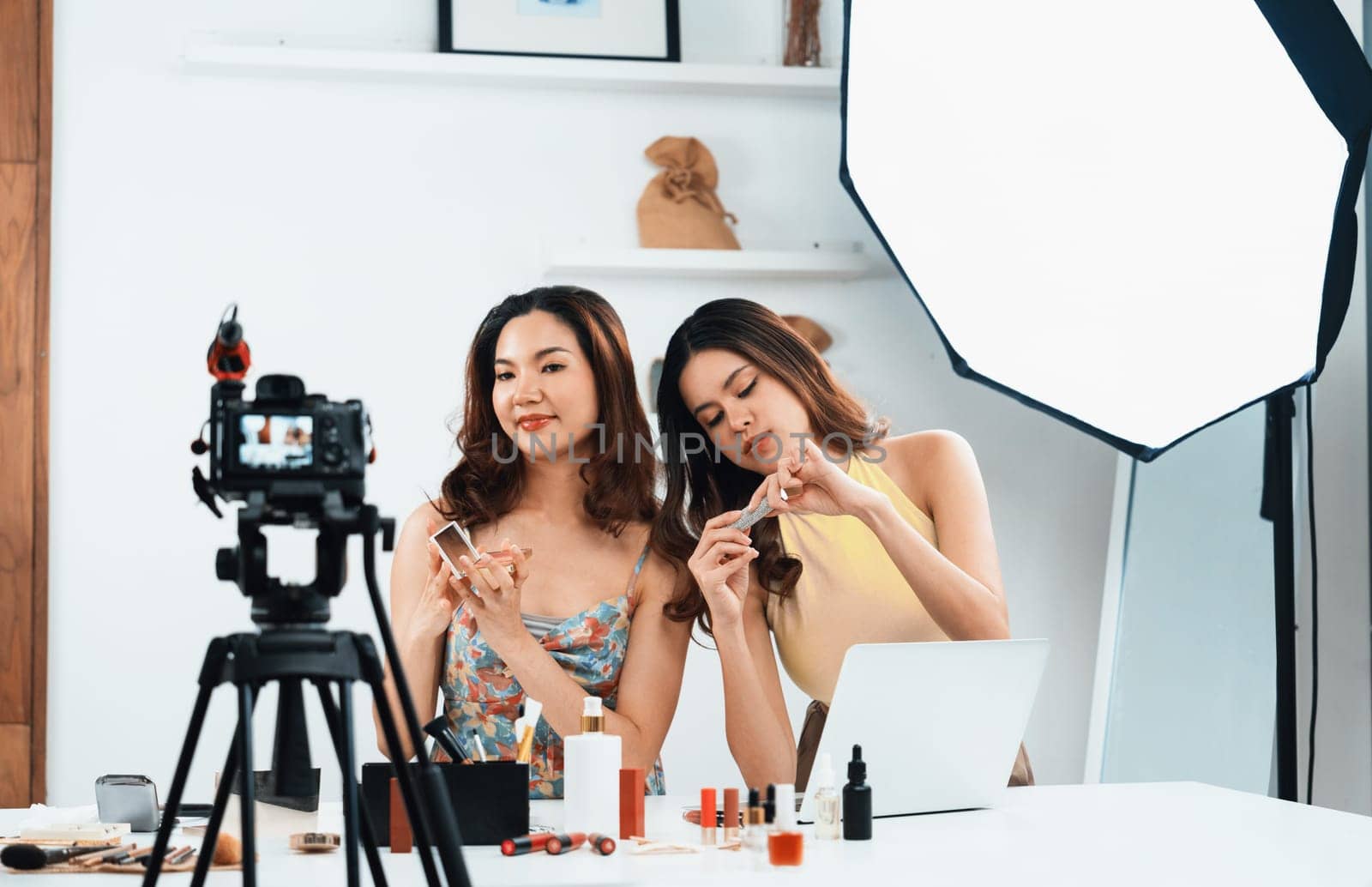 Woman influencer shoot live streaming vlog video review makeup uttermost social by biancoblue