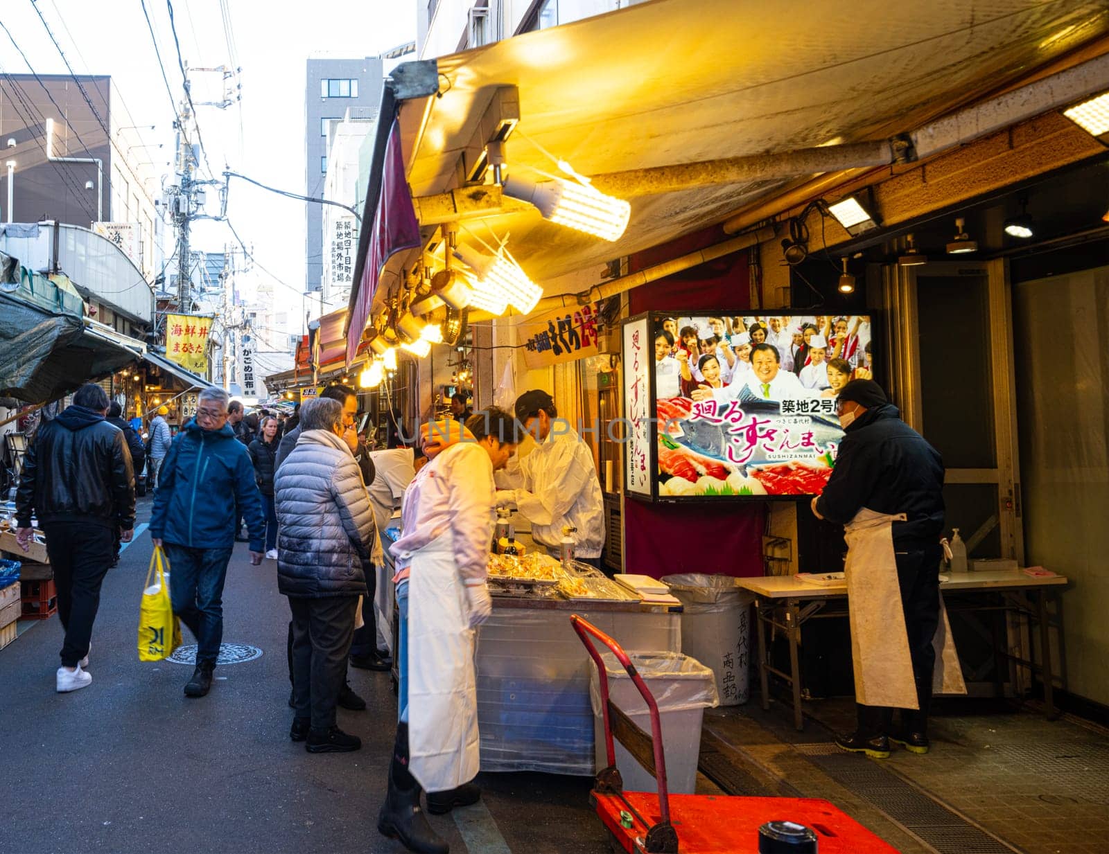 Tsukiji Outer Market in Tokyo, Japan by sergiodv