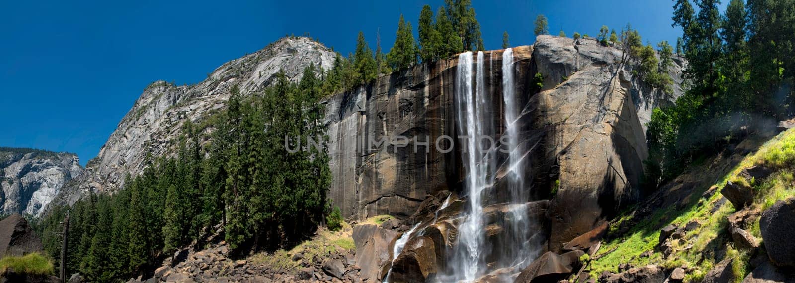 Yosemite Park falls view by AndreaIzzotti