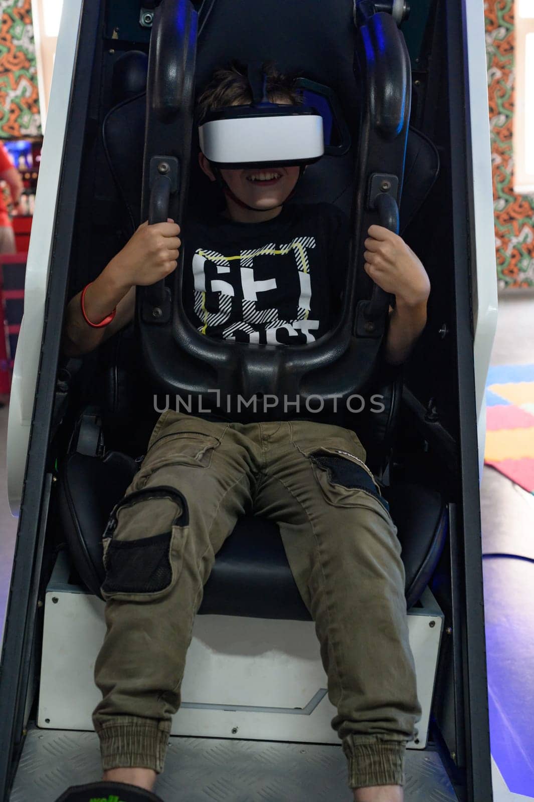 Happy reactions in a child from an attraction with a virtual reaction by Niko_Cingaryuk