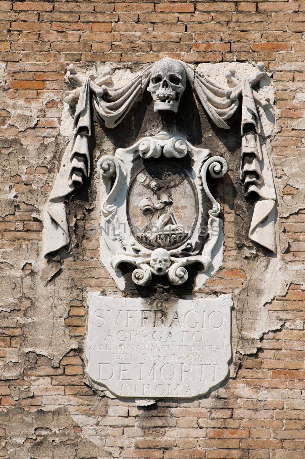 Skull bas relief by AndreaIzzotti