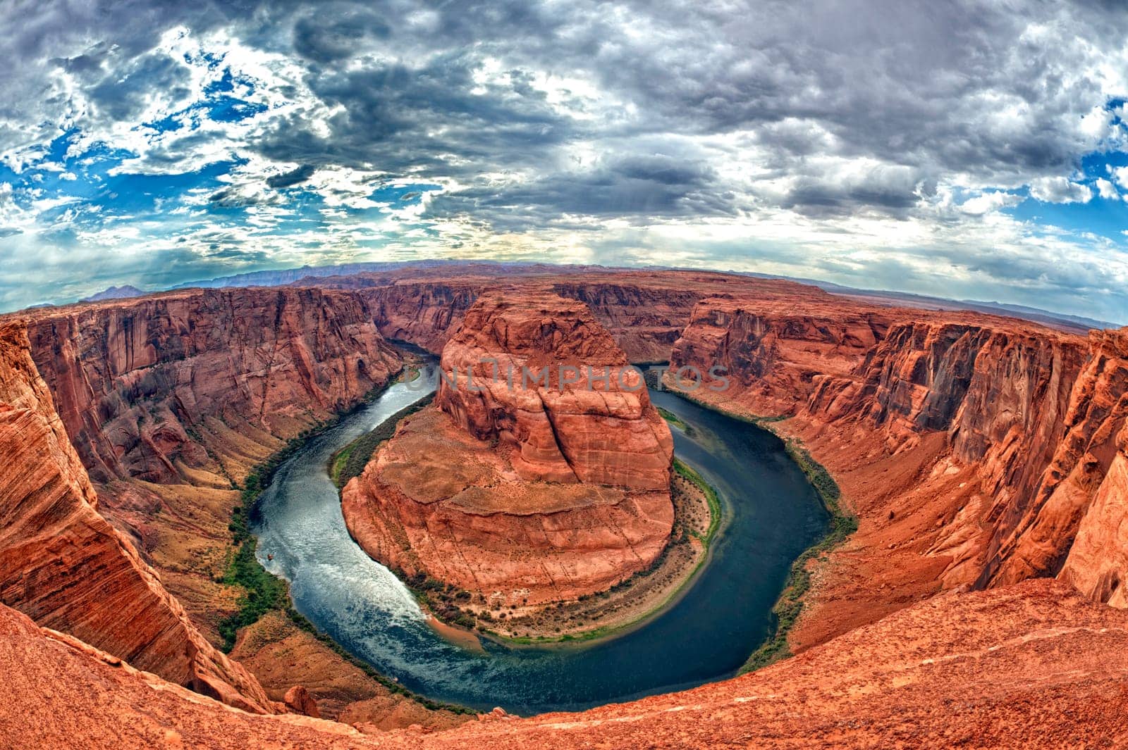 horseshoe bend colorado river at 360 degrees near page arizona