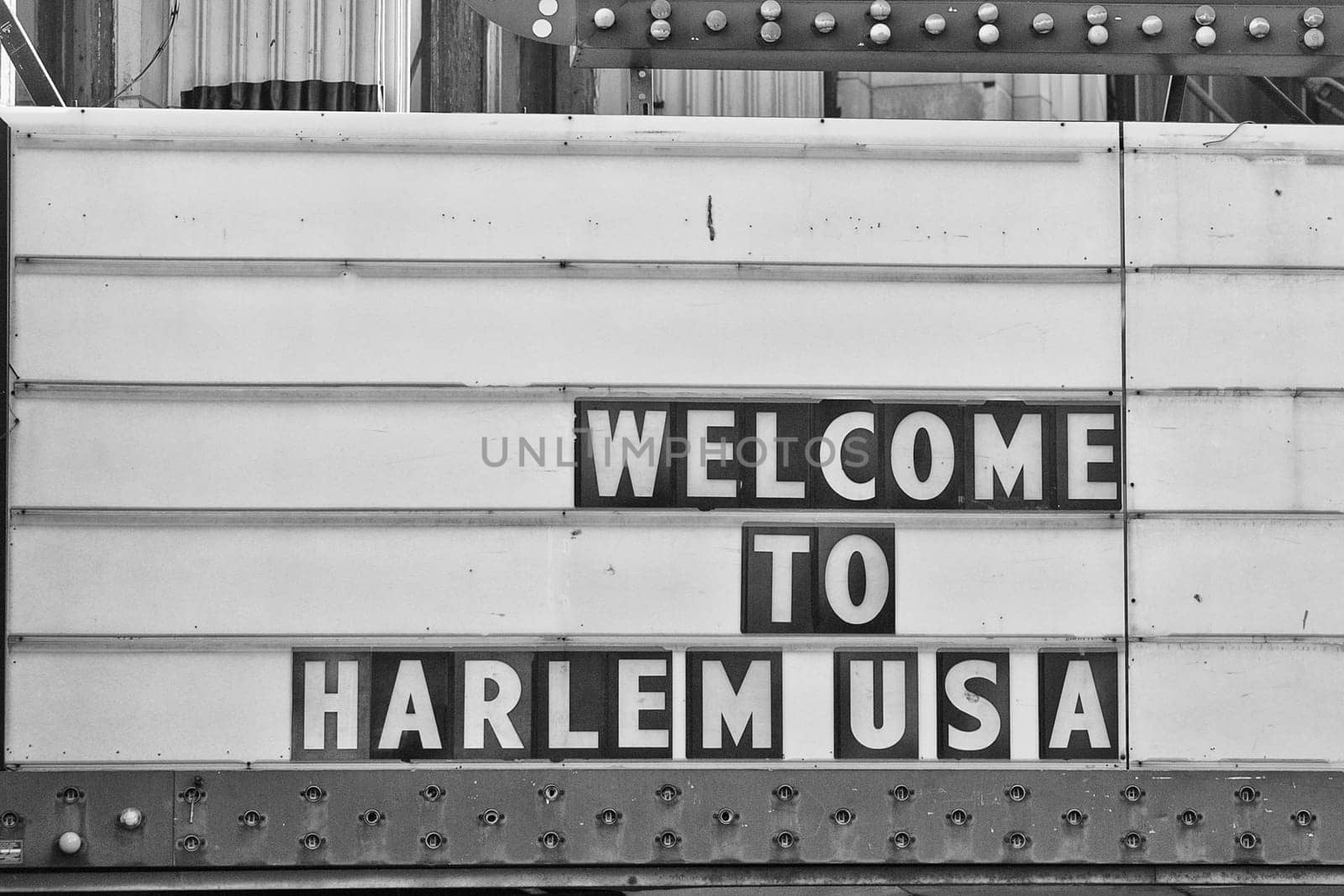 Welcome to harlem Usa Sign in black and white