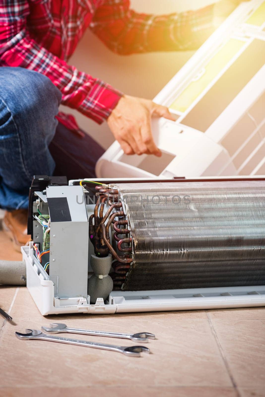 repairing the air conditioner by norgal