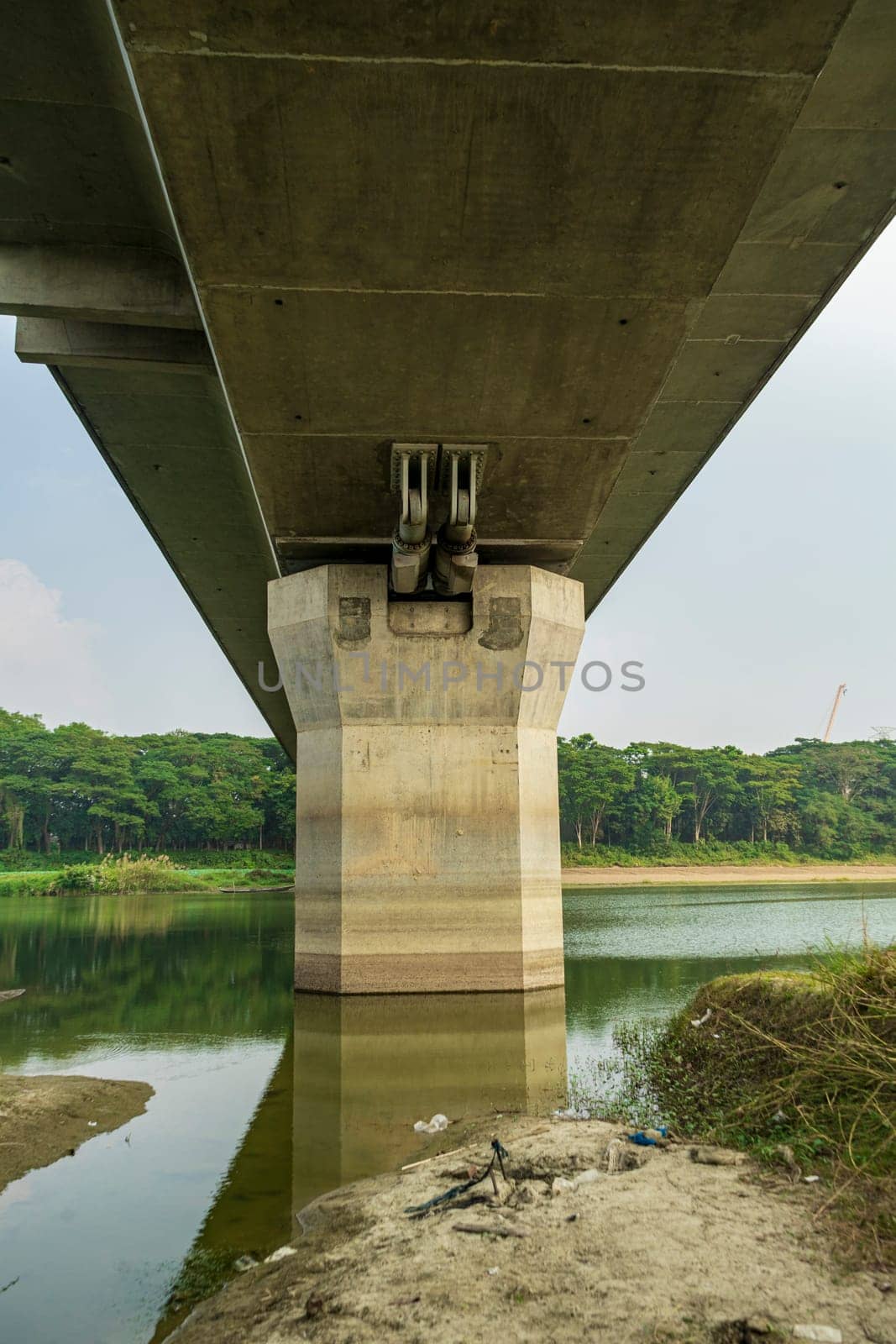 Reinforced concrete support for a road bridge