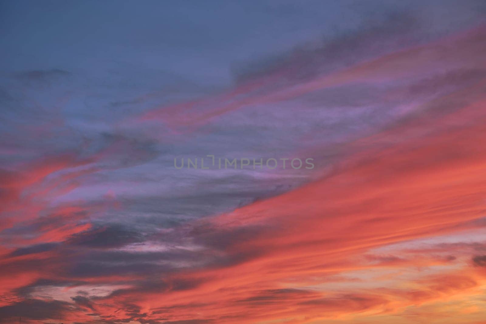A sunset. Heaven, orange sky Sun rays Wallpaper by raul_ruiz