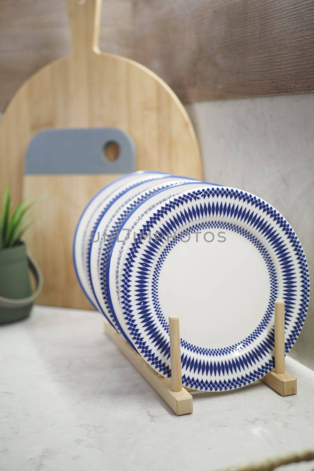 round bowl or ceramic plate on kitchen table