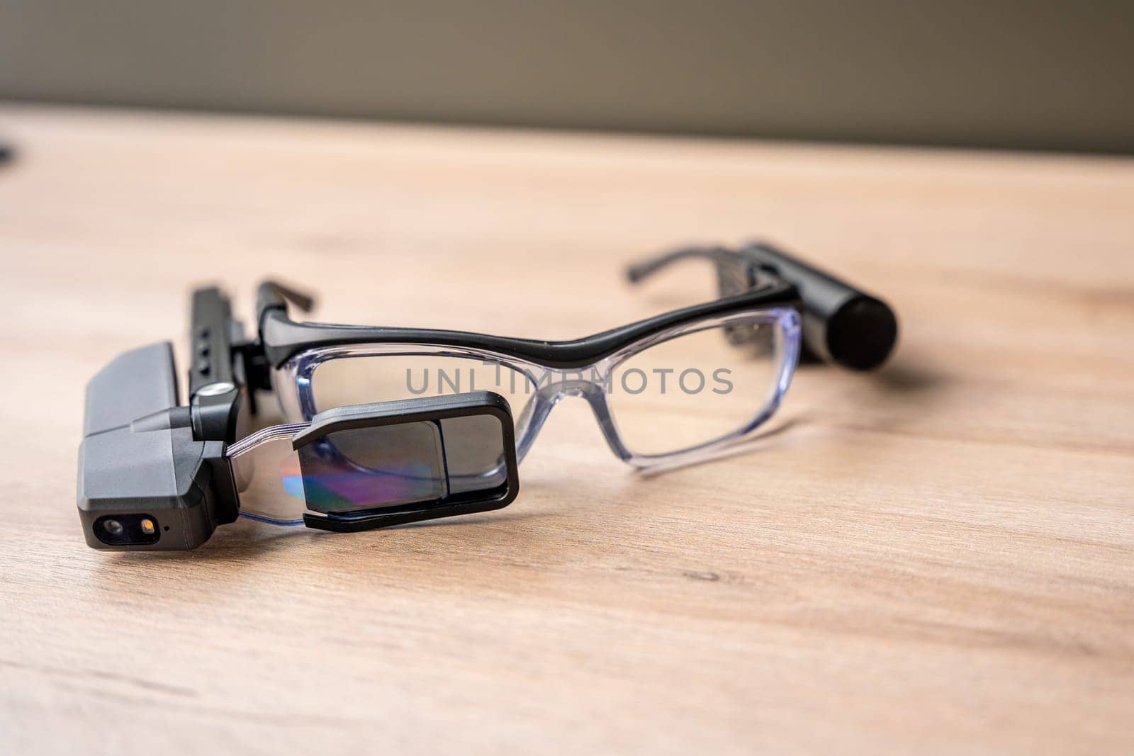 Device of mixed reality vision to attach to glasses by Huizi