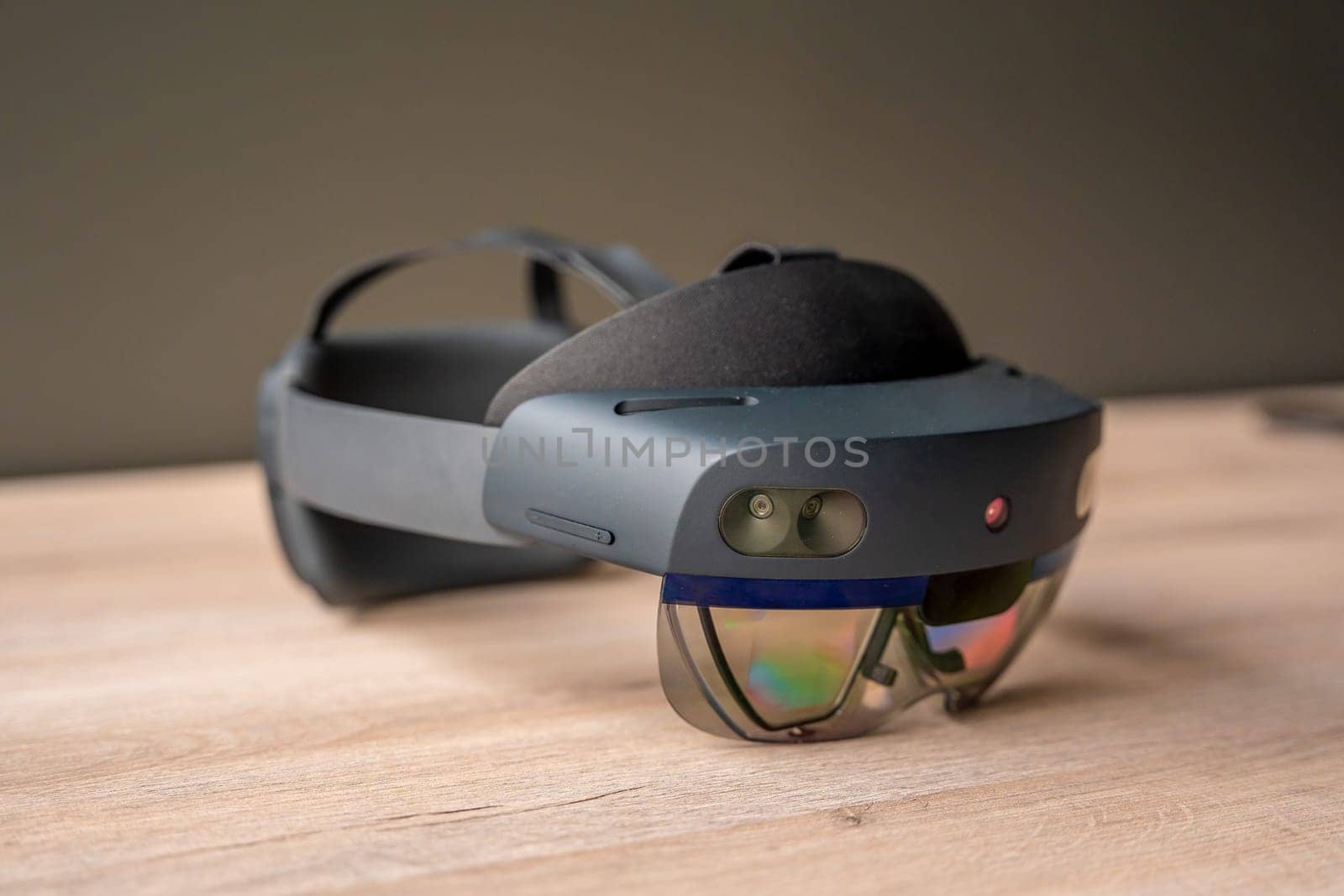 Futuristic wearable mixed reality goggles by Huizi