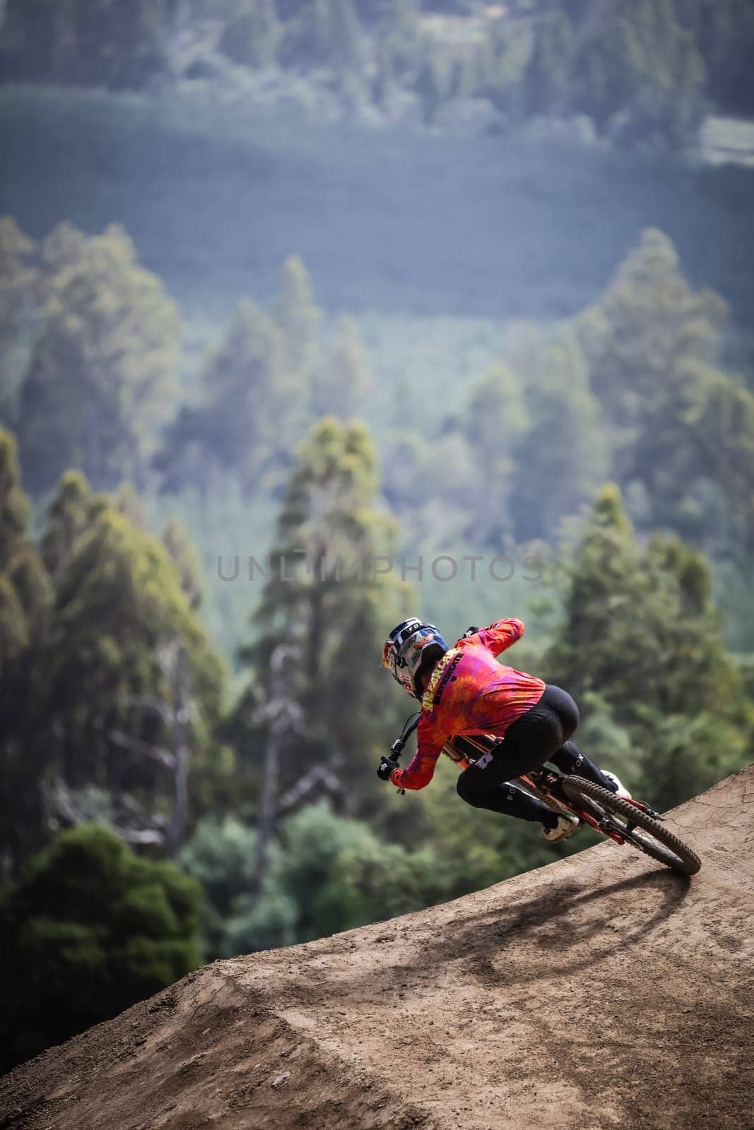 MAYDENA, AUSTRALIA - FEBRUARY 24: Laurie Greenland of Great Britain during final practice at Red Bull Hardline Tasmania on February 24, 2024 in Maydena, Australia.