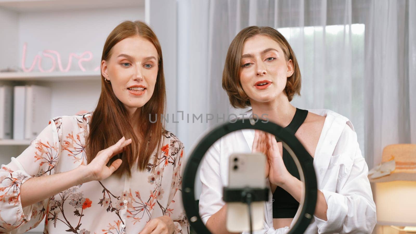 Two influencer partner shoot shoot live streaming vlog video review prim makeup by biancoblue