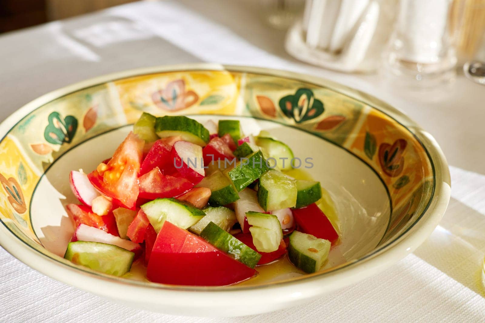 Simple tomato salad with cucumber sunshine by Demkat