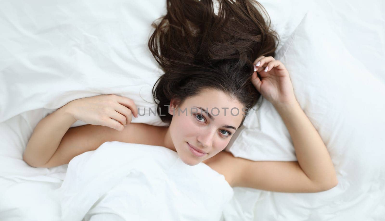 Nude lady in bed by kuprevich