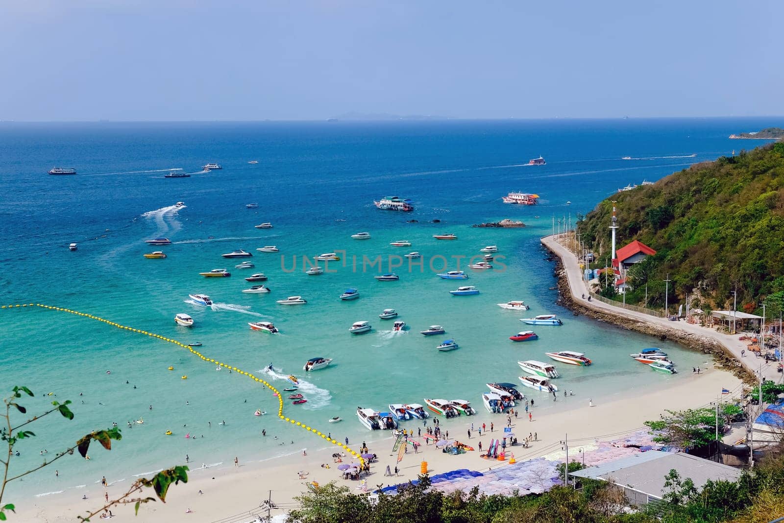 View of Nual Beach at Koh Lan by ponsulak