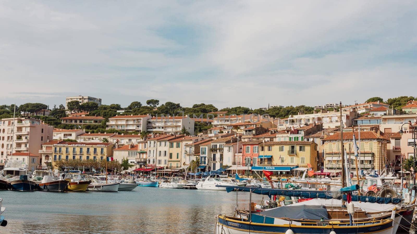 Colorful port of Cassis by vladispas