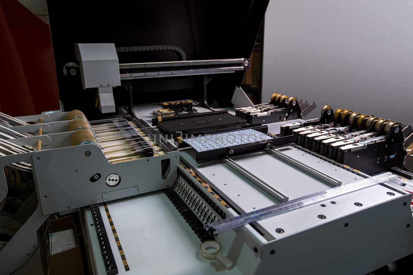 Automatic machine for production of light-emitting diodes