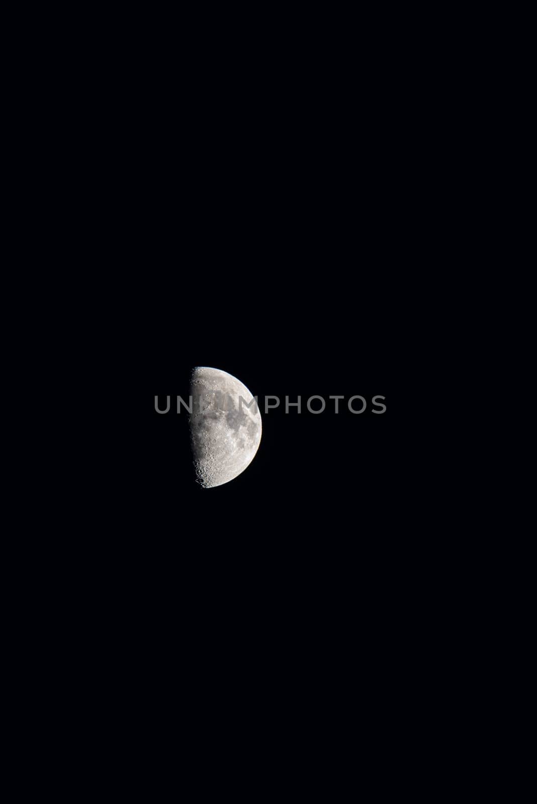 Vertical Tranquility: Waning Moon in Celestial Stillness by raul_ruiz