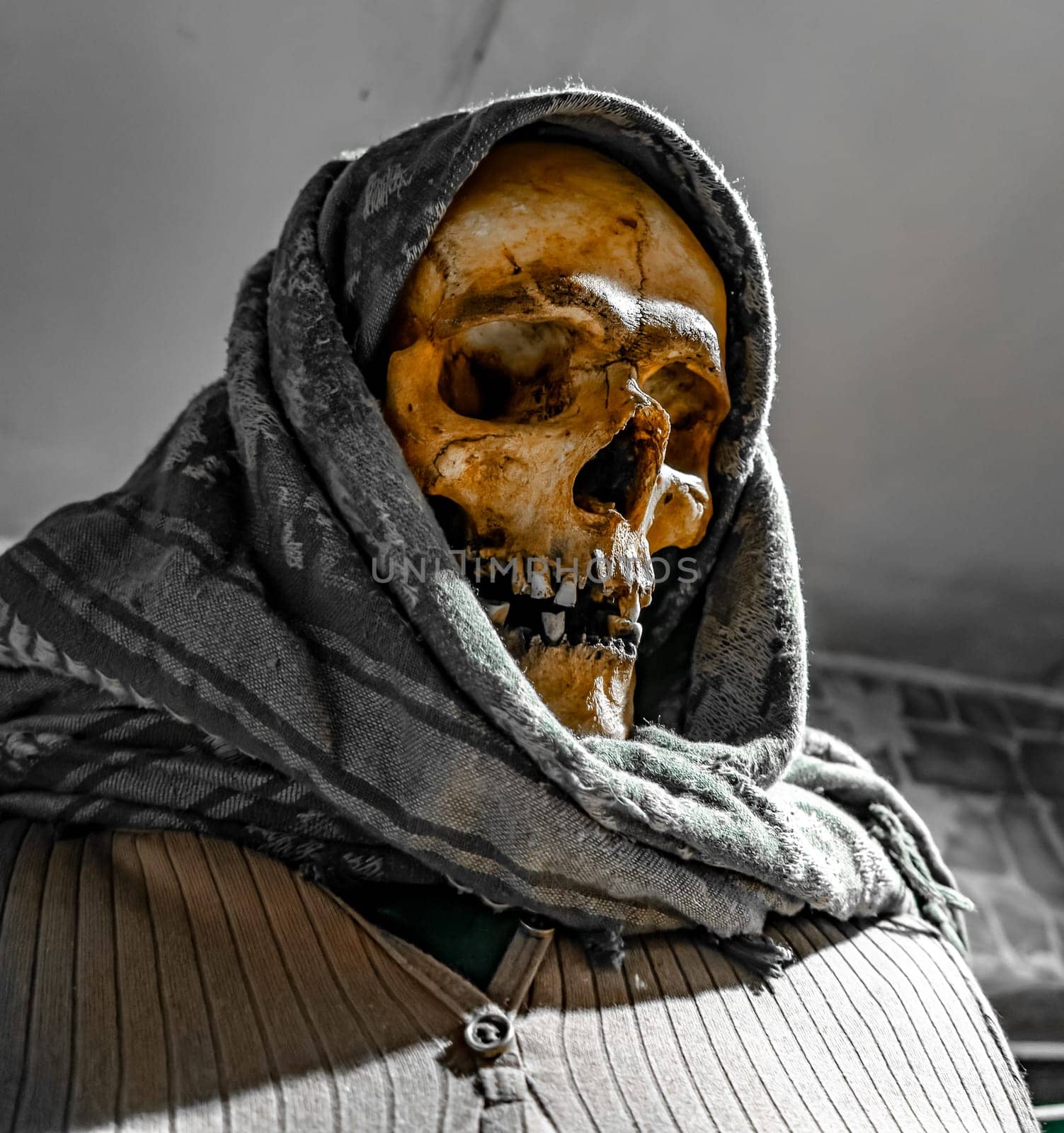 Female skeleton mannequin in stalker clothes. close-up by lempro
