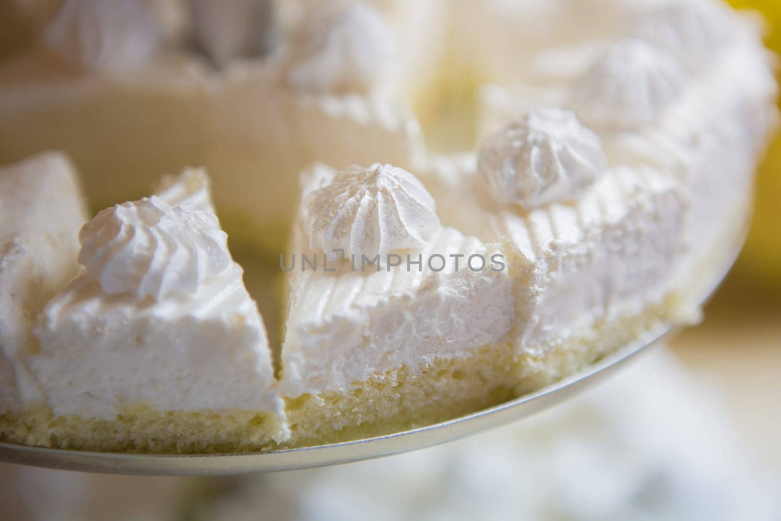 French vanilla meringue cookies. by sarymsakov