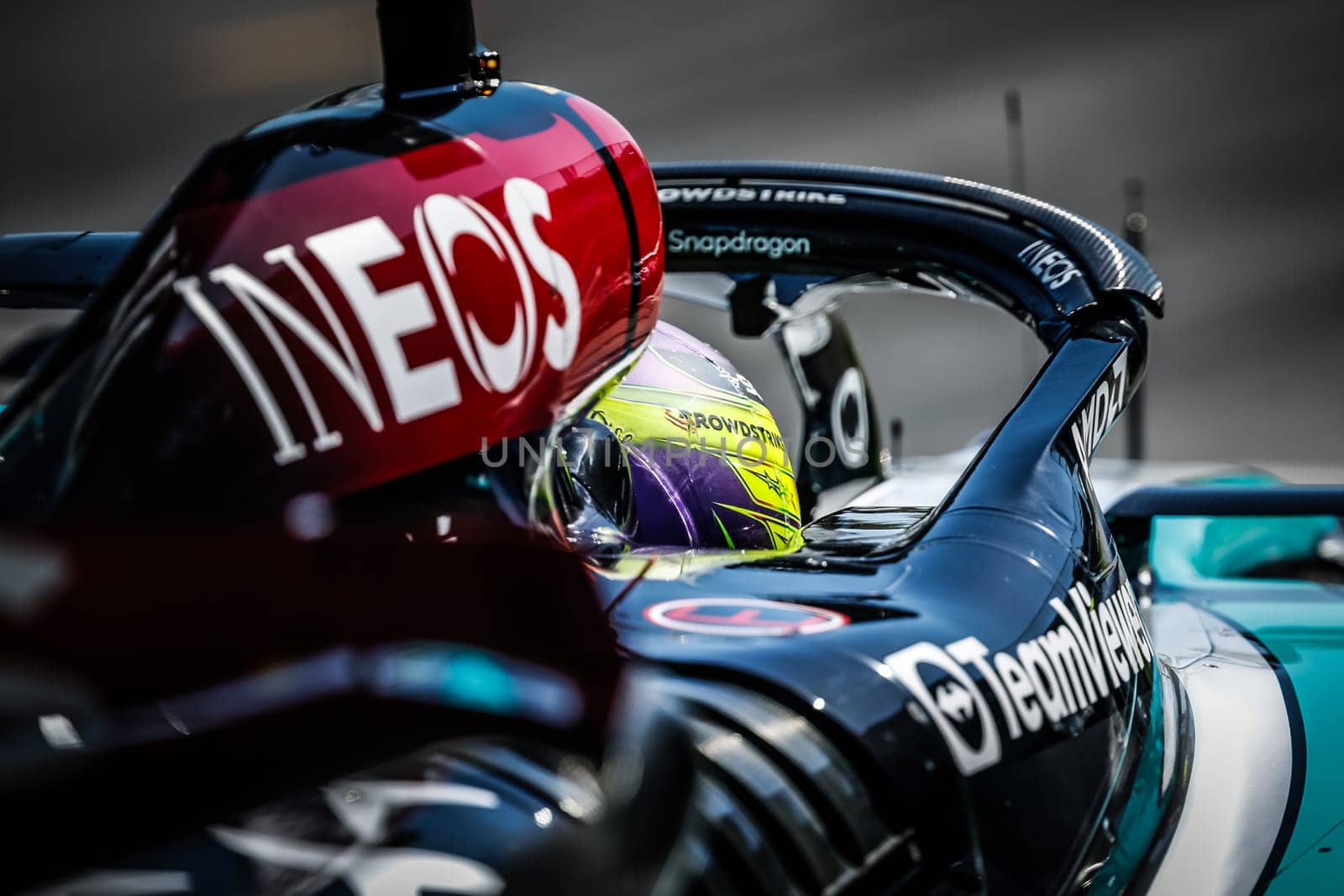 MELBOURNE, AUSTRALIA - MARCH 24: Lewis Hamilton of Great Britain drives the Mercedes AMG Petronas F1 Team W15 during the 2024 Australian Grand Prix at Albert Park in Melbourne, Australia