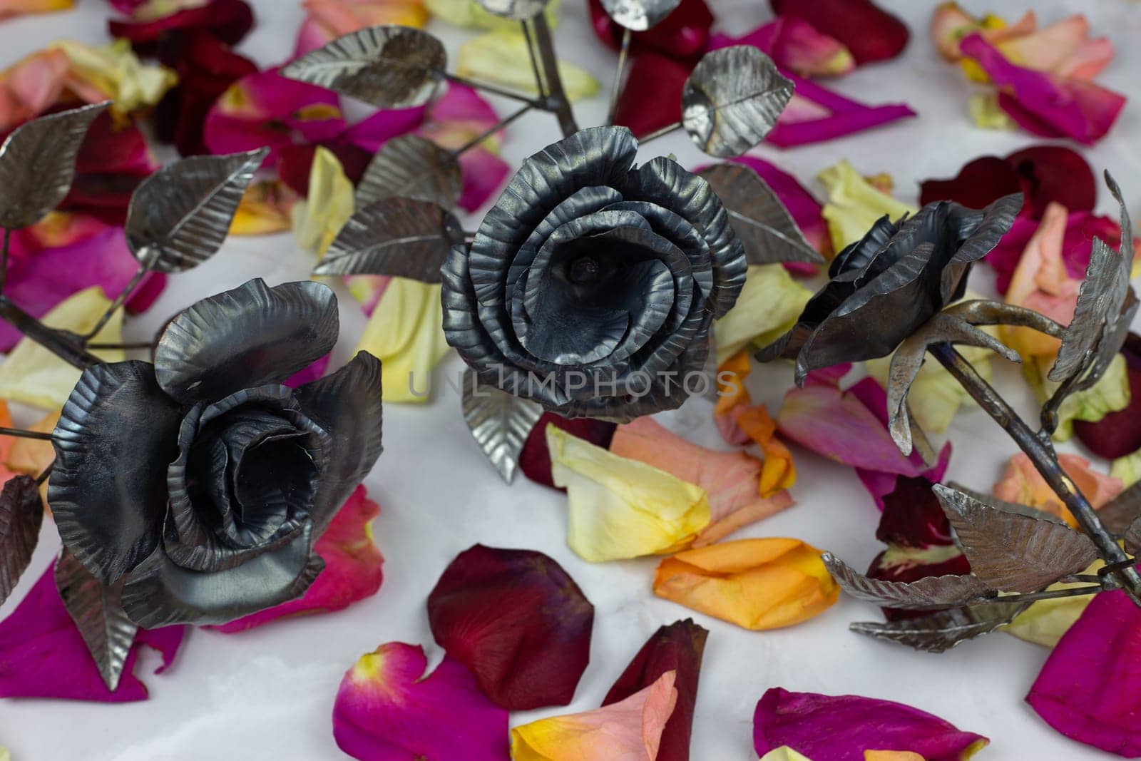 Rough iron roses by timurmalazoniia