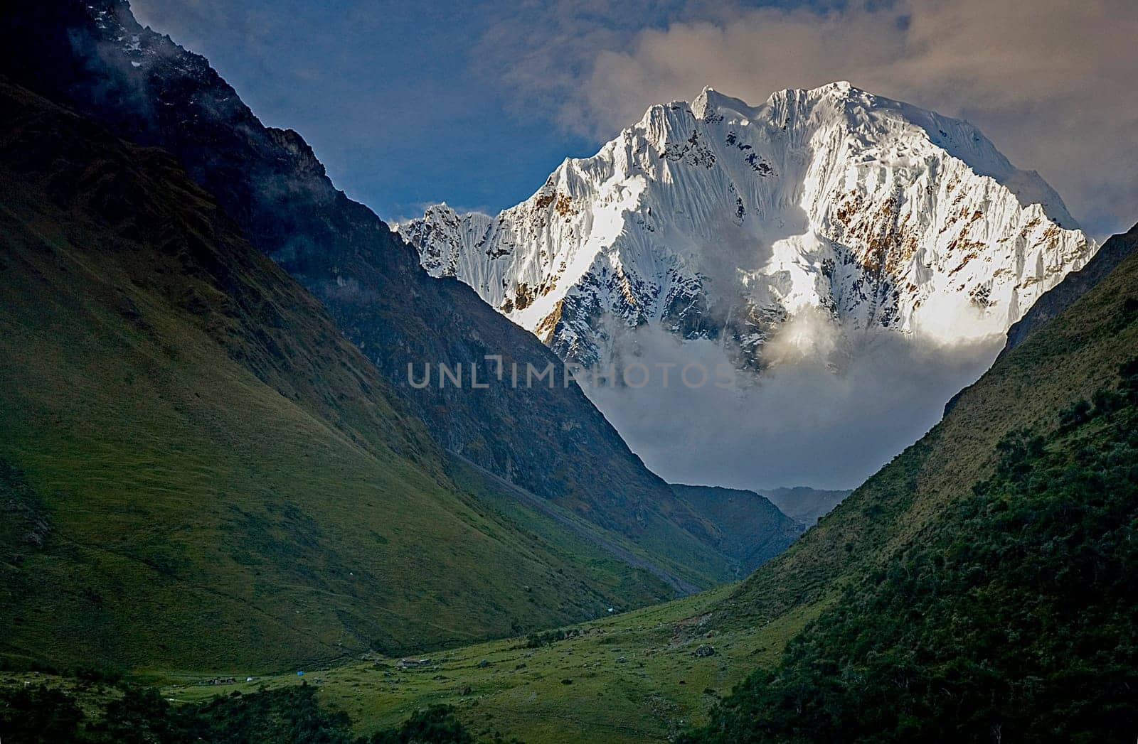 THE MAGESTIC NEVADO SALKANTAY RISES TO 6,280 METERS IN THE PERUVIAN ANDES ALONG THE SALKANTAY TRAIL