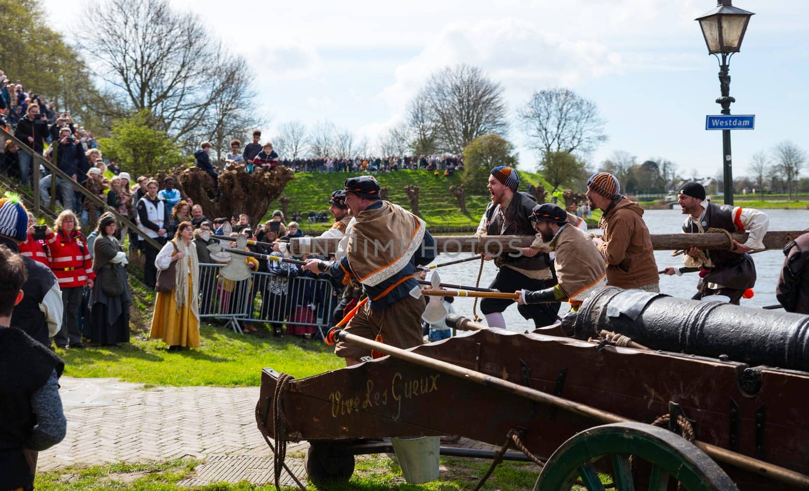 Brielle,Holland,1-04-2024:the highlight of the celebration of the liberation of Den Briel, the storming of the gate the first town to be liberated from the Spanish in Den Briel in 1572