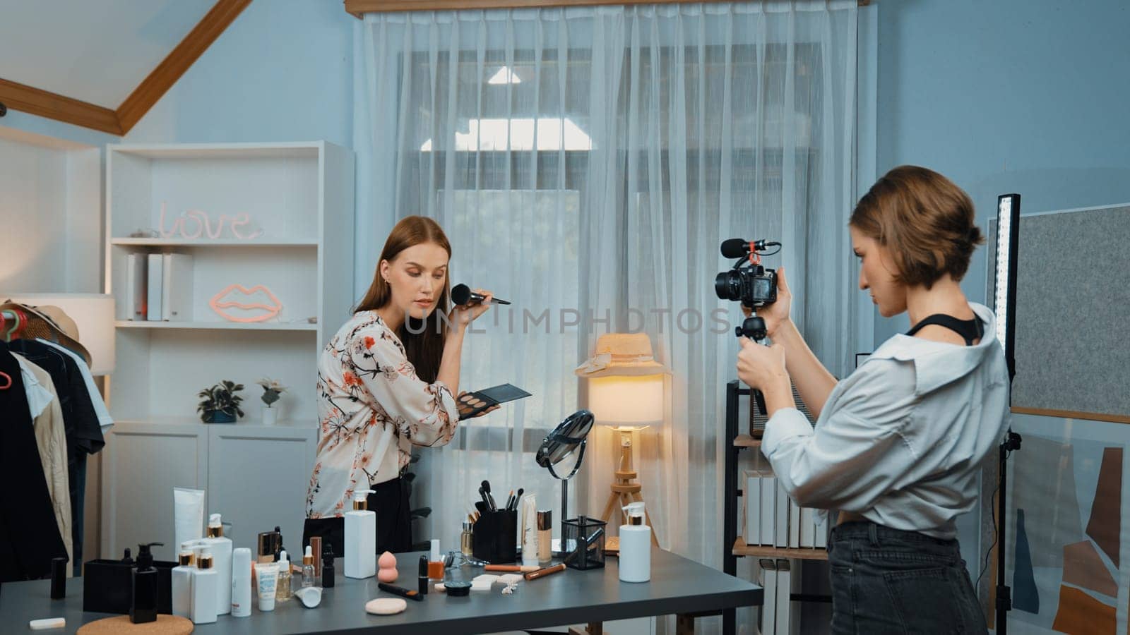 Two influencer partner shoot shoot live streaming vlog video review prim makeup by biancoblue