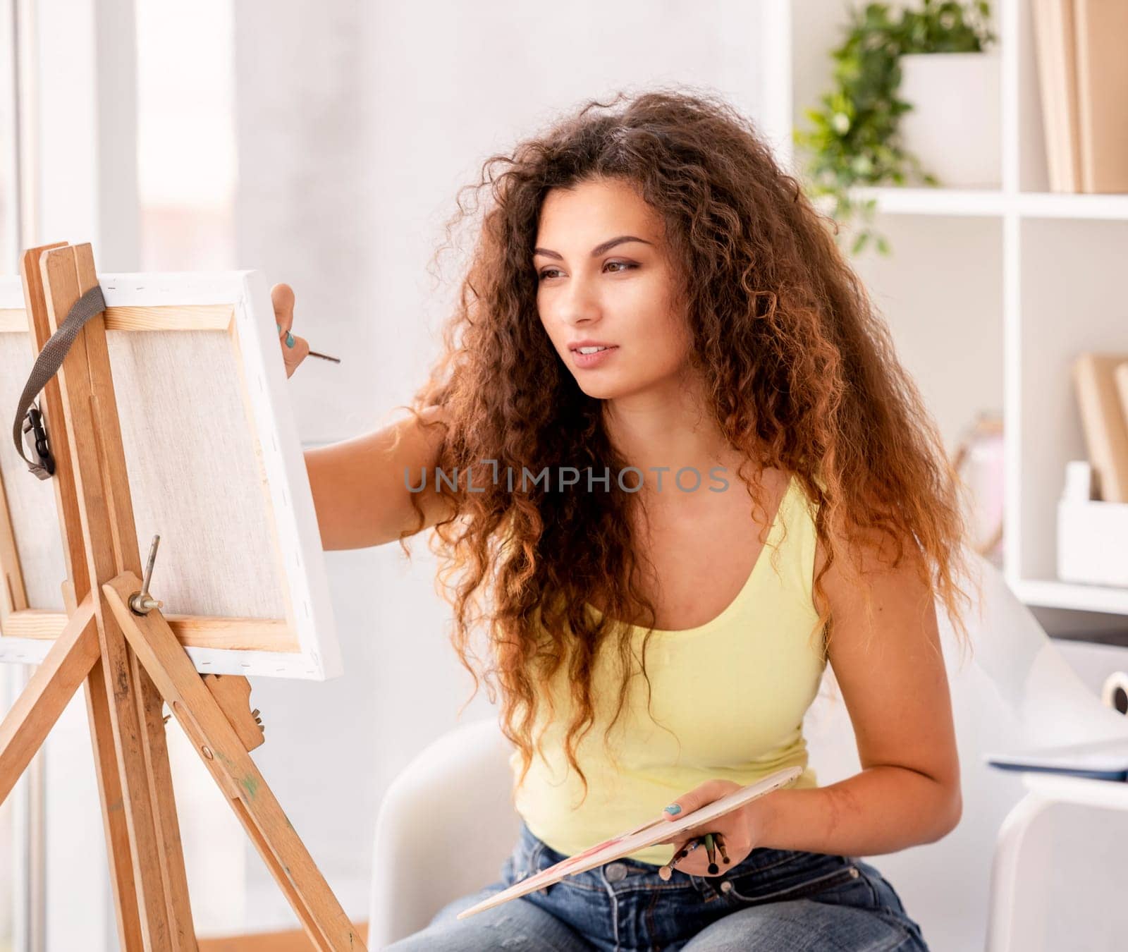 Beautiful girl painting picture by tan4ikk1