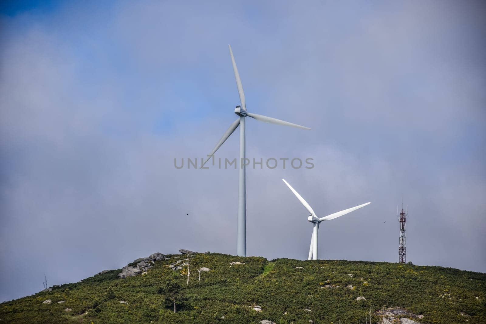 Wind Power in the Spanish Mountains by kempel