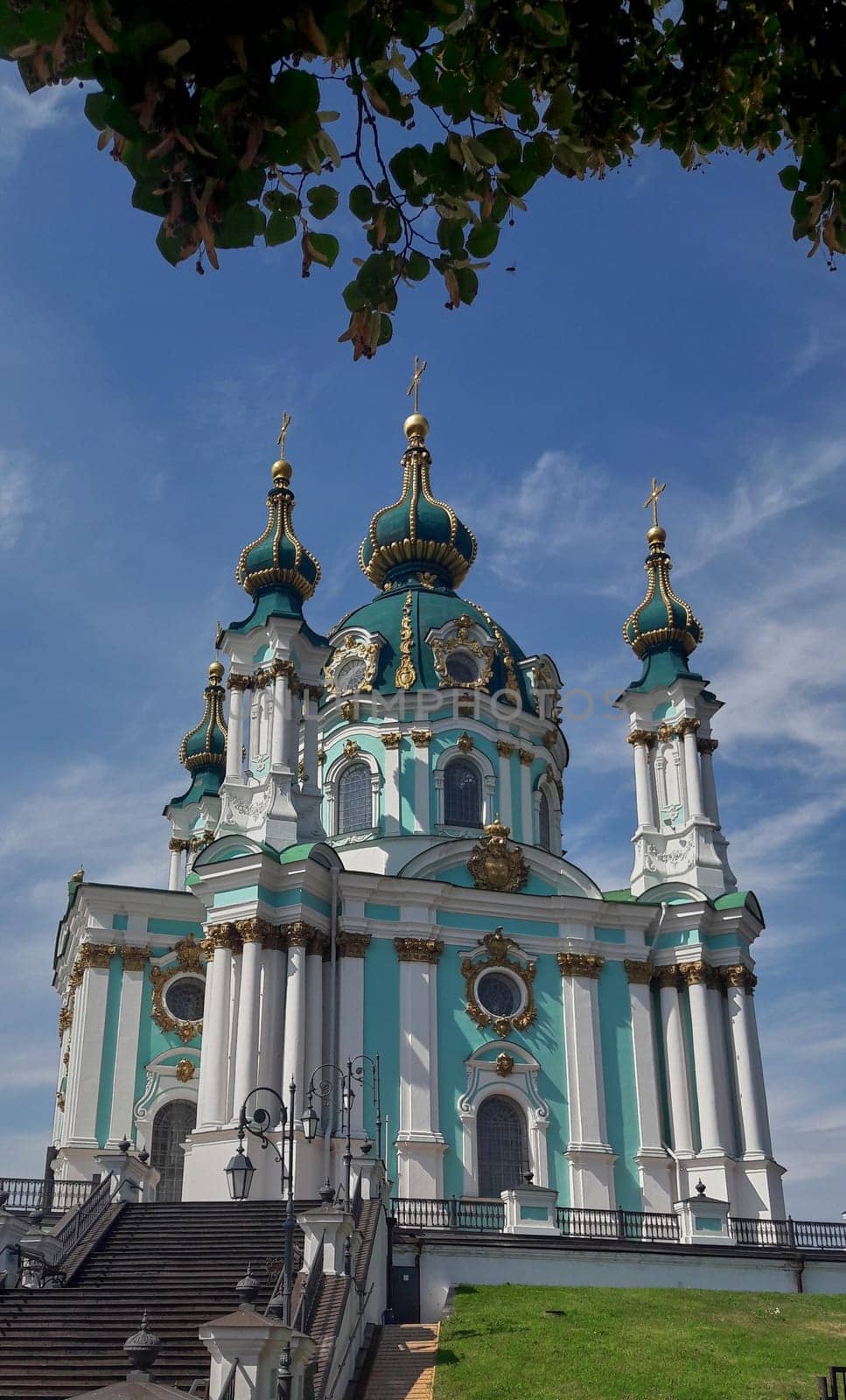 In 1744, she, the youngest daughter of Per the First, laid the first stone in the construction of the temple, which lasted from 1747 to 1753.