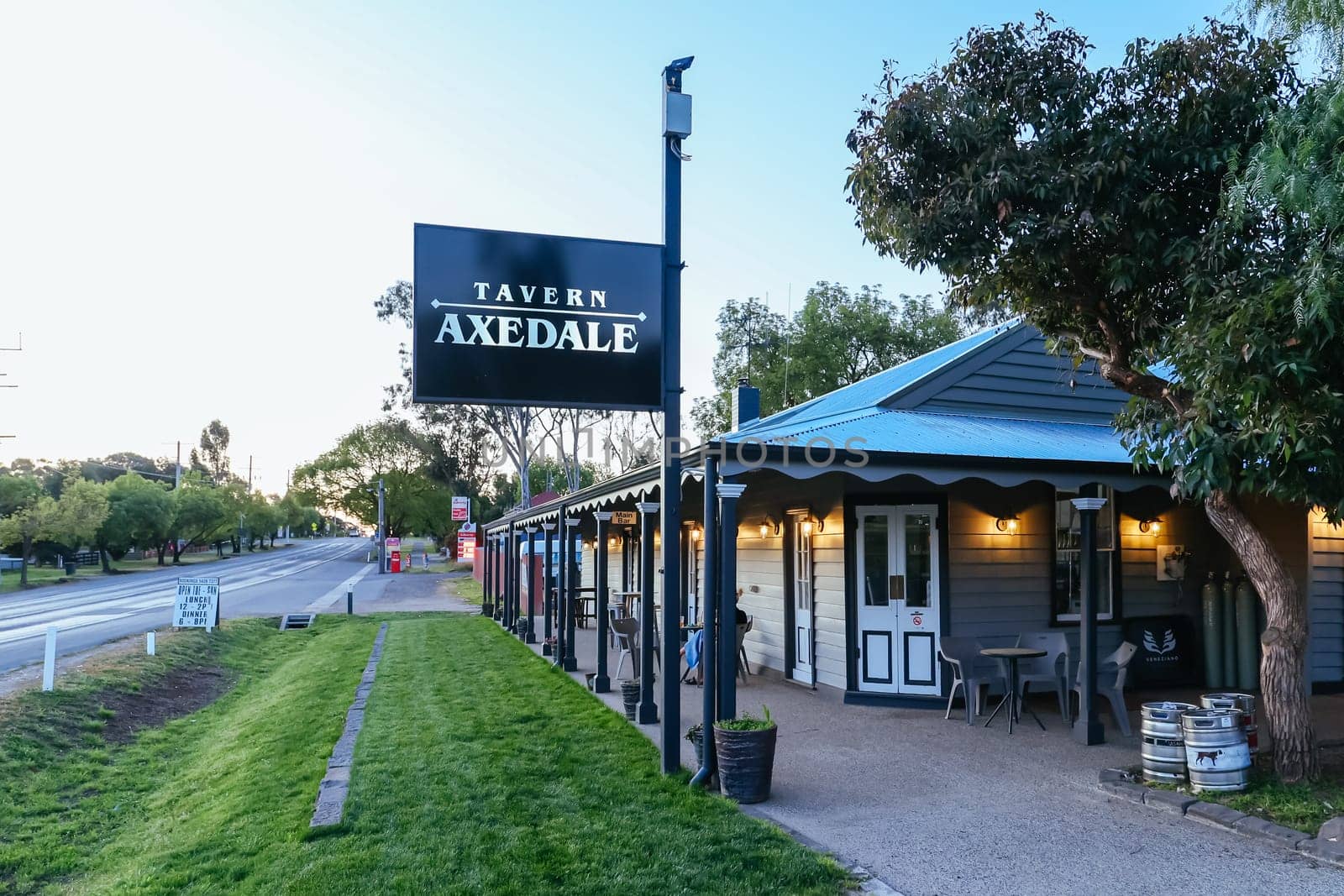 AXEDALE, AUSTRALIA - SEPTEMBER 23: Historic Victorian architecture of the Axedale Tavern on a warm spring evening in Axedale, Victoria, Australia in 2023