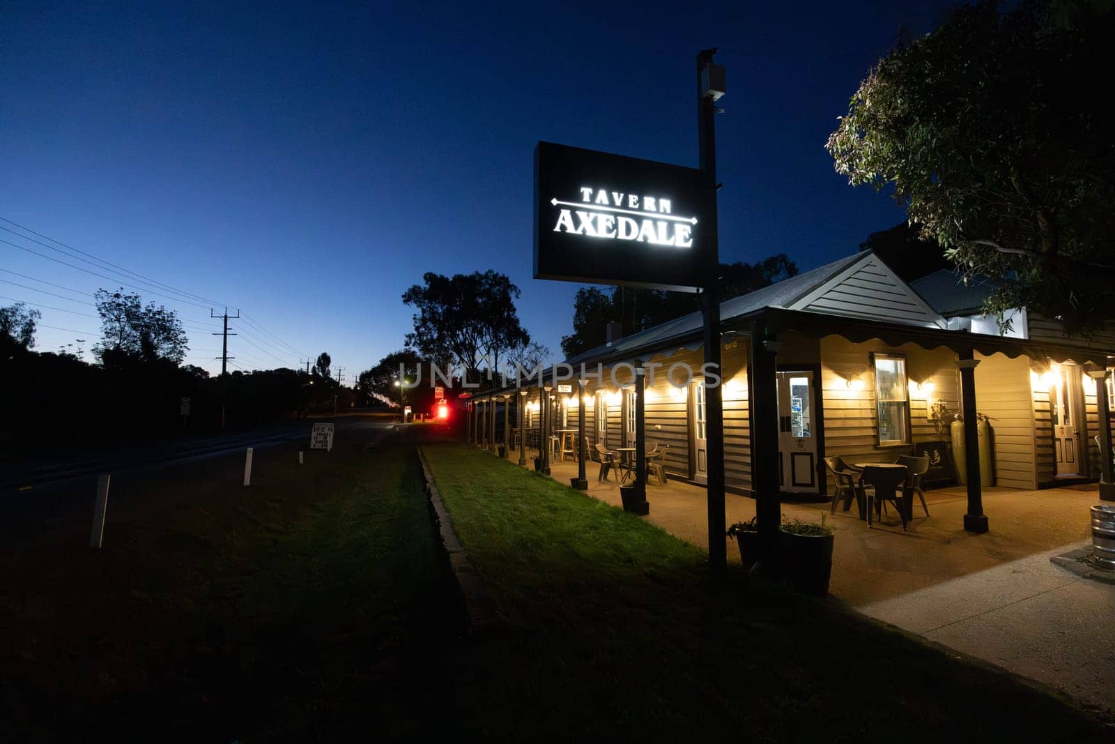 AXEDALE, AUSTRALIA - SEPTEMBER 24: Historic Victorian architecture of the Axedale Tavern on a warm spring evening in Axedale, Victoria, Australia in 2023