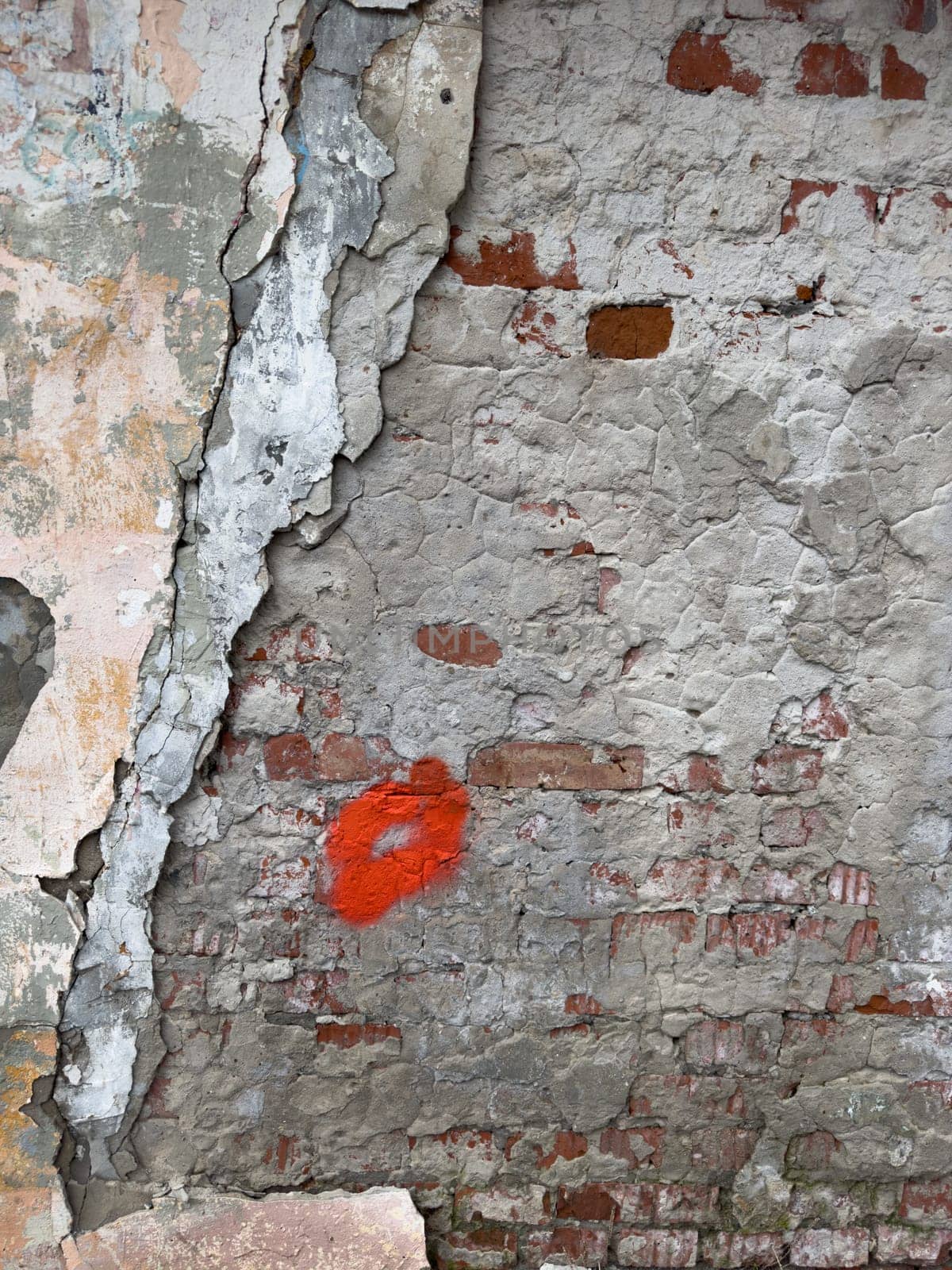 texture of a concrete wall with cracks