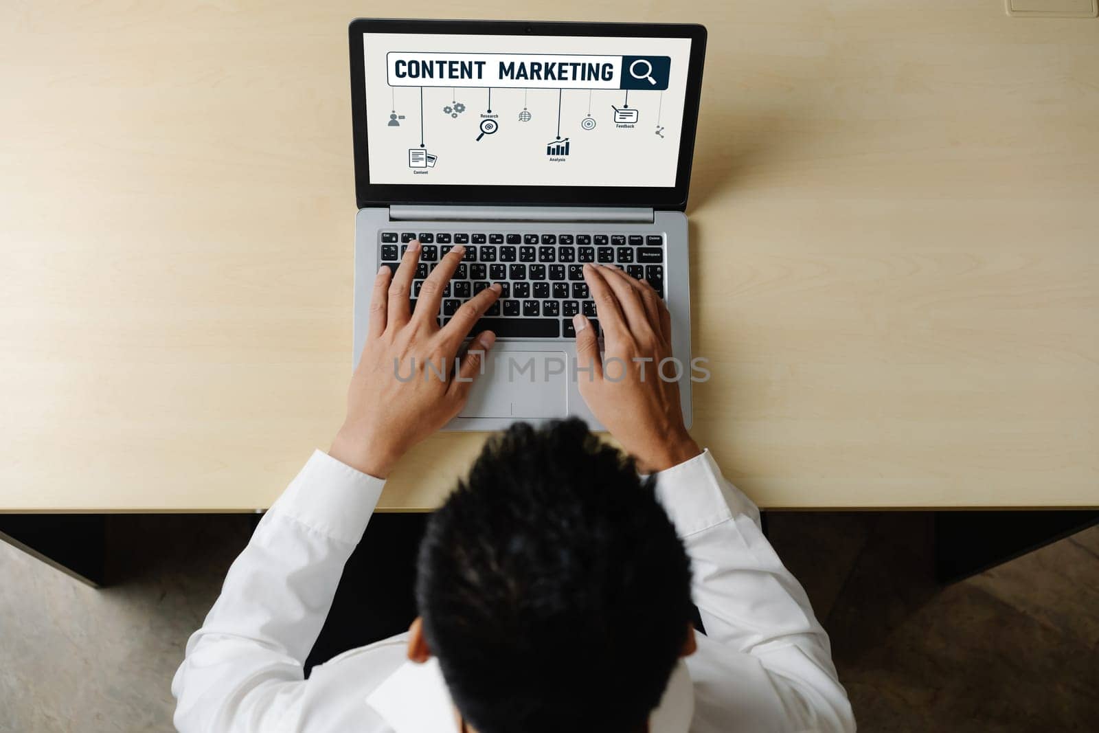 Content marketing for modish online business and e-commerce by biancoblue
