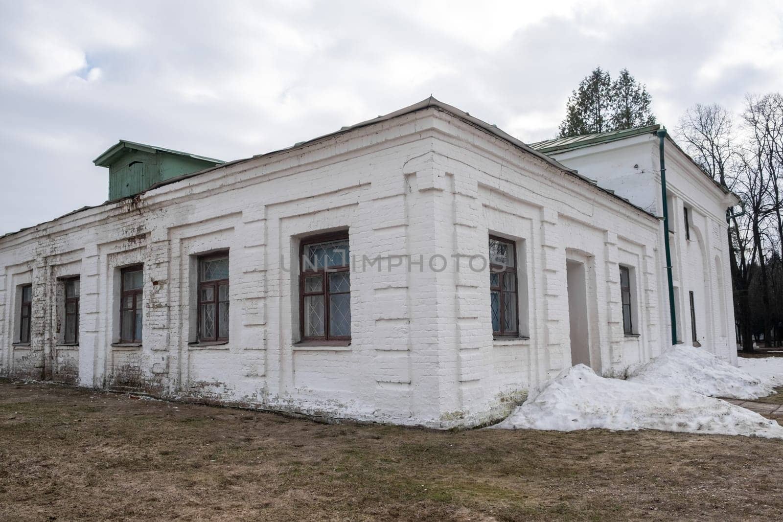Serednikovo manor, mansion, palace, white building. Equestrian building, arena in the Serednikovo estate in the Moscow region, a park-manor of the end of the XVIII beginning of the XIX century