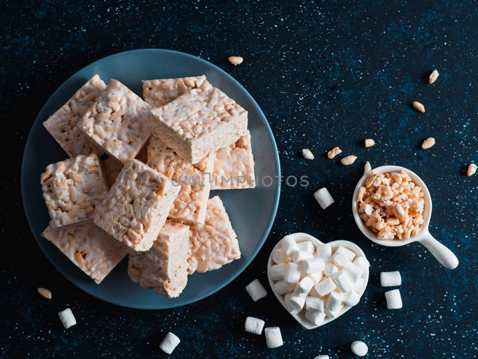 Homemade bars of Marshmallow and crispy rice by fascinadora