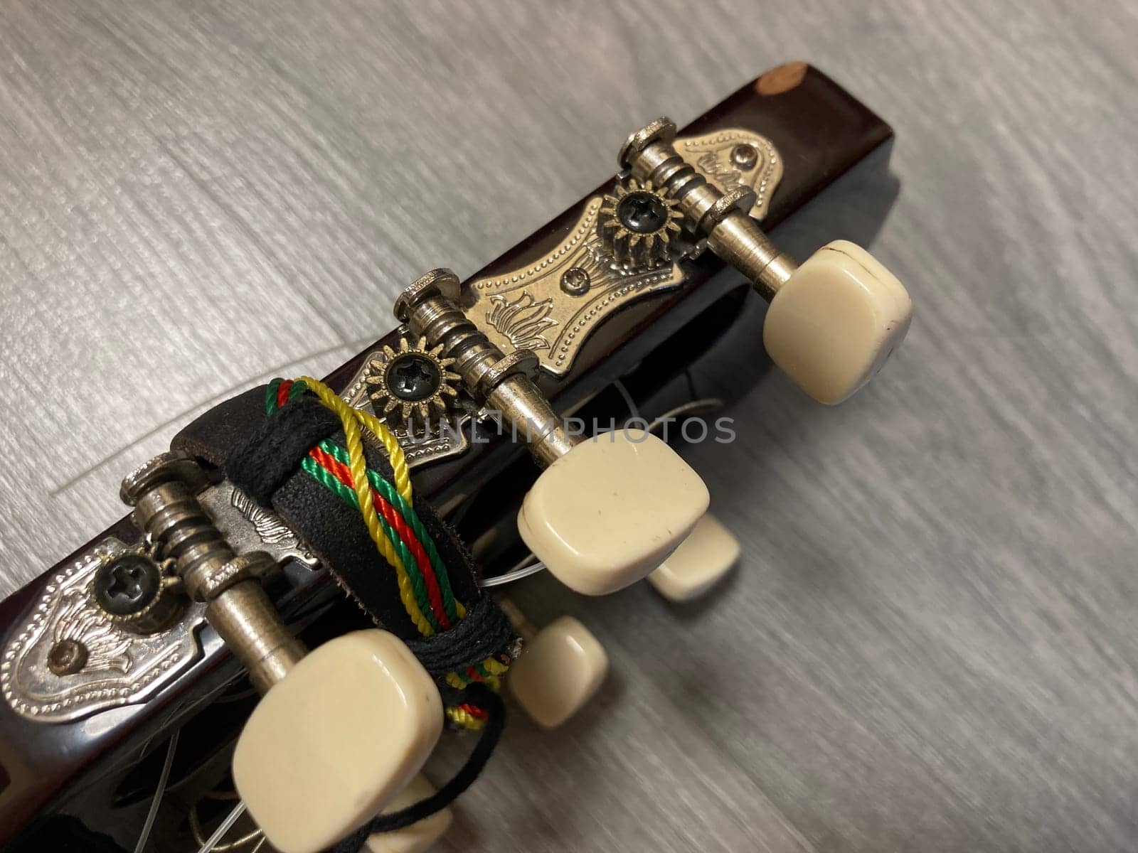 Acoustic guitar and its elements for the playing