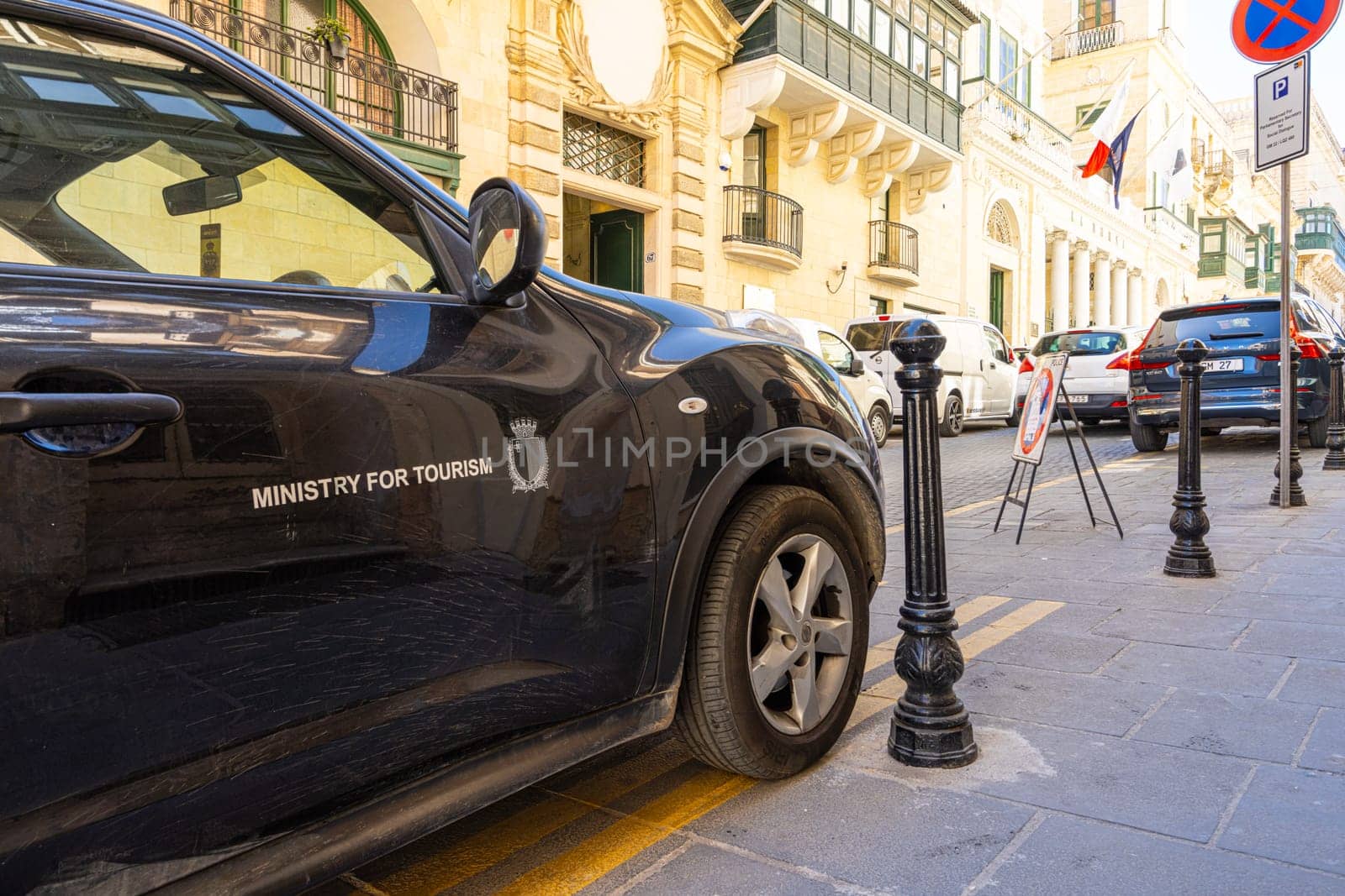 Ministry of tourism car in Valletta, Malta by sergiodv