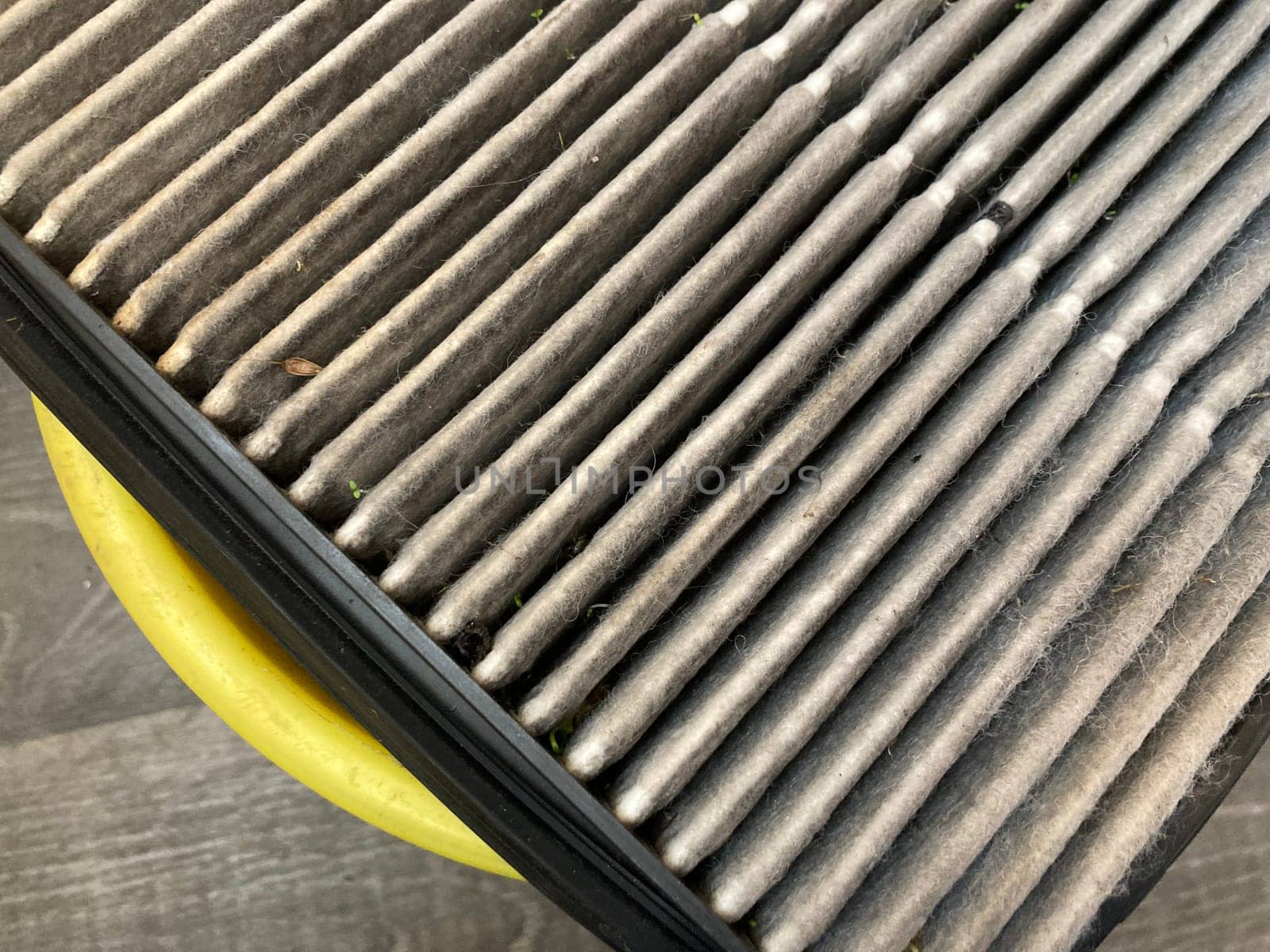 Drying a car filter for air intake into a the engine