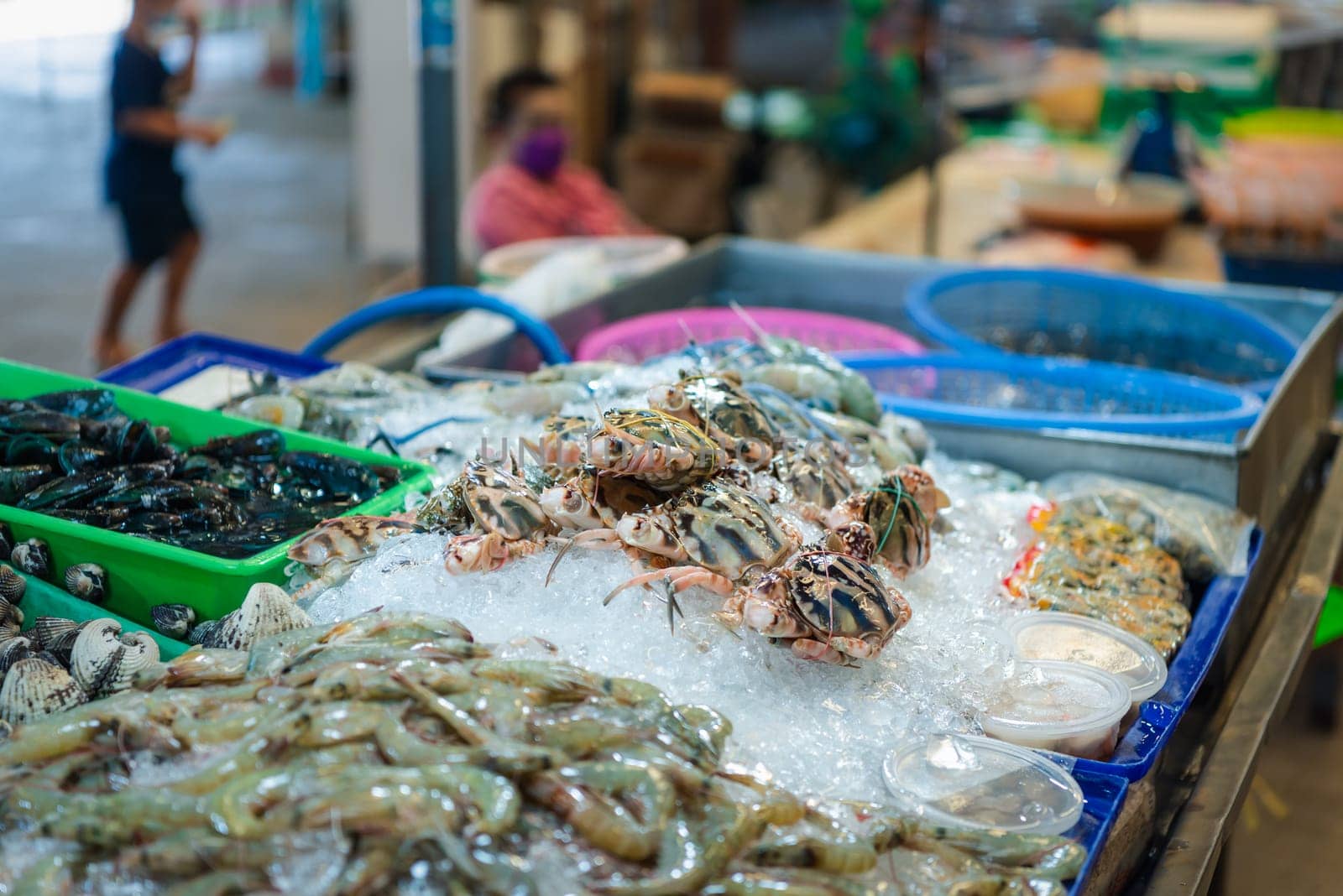 Fresh raw flower crab at Thai seafood market by NongEngEng