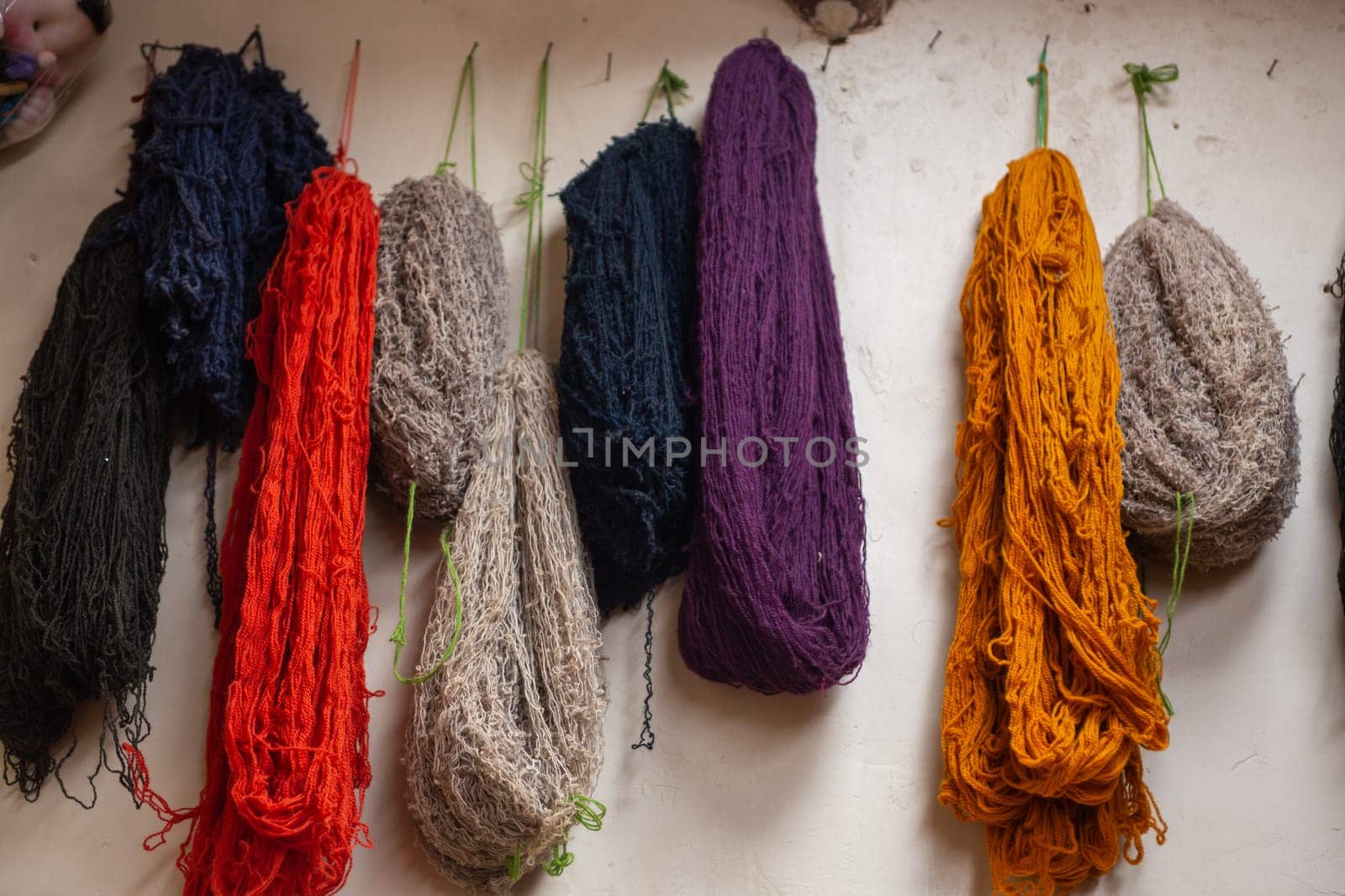Peruvian Alpaca Yarn showing the types of ingredients to make it