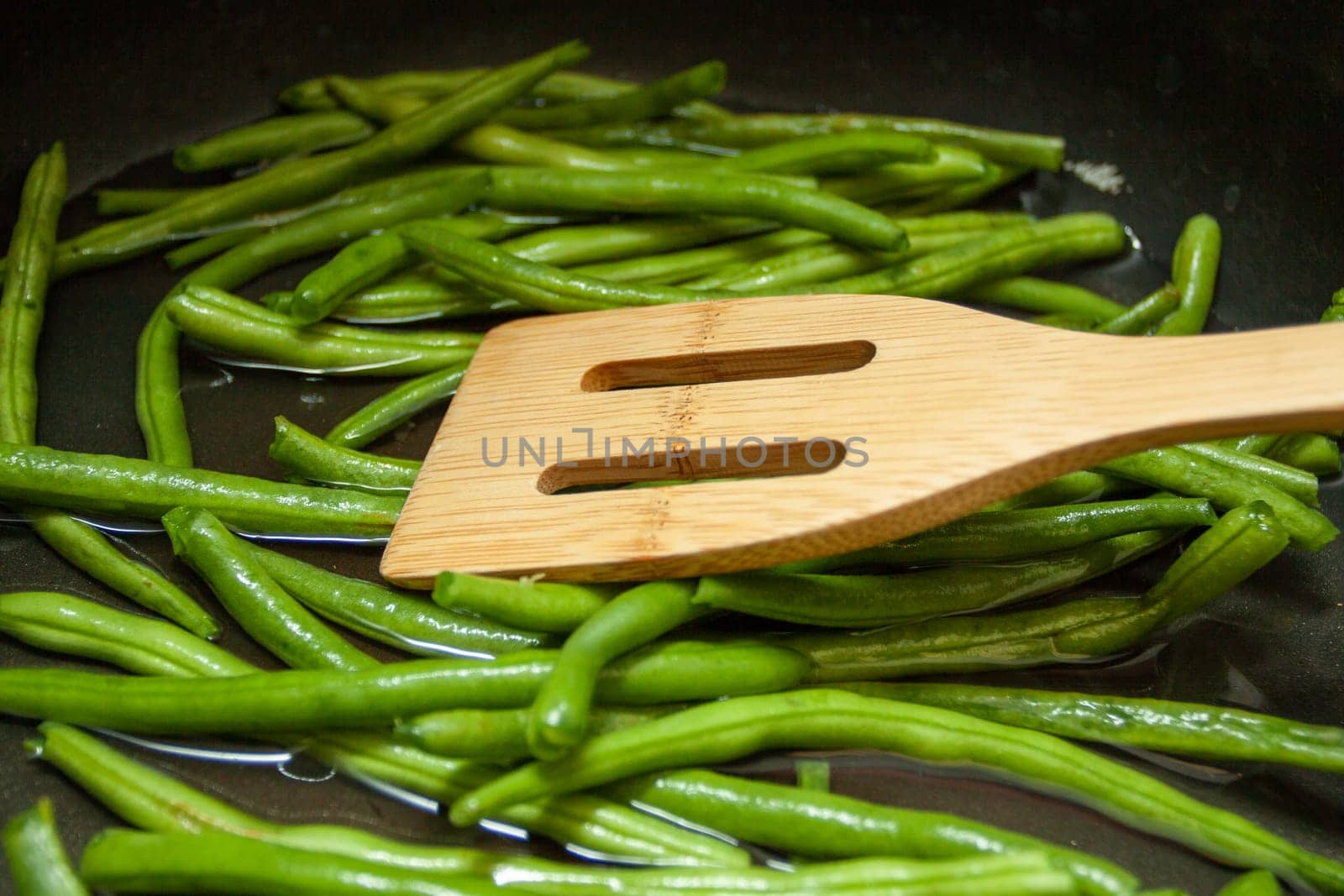 Sauteeing Green Beans for Almandine