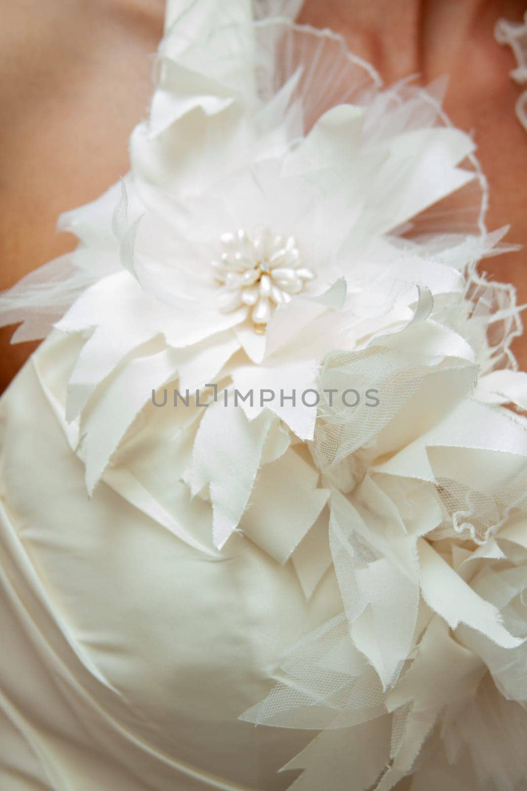 Showing wedding flower dress detail