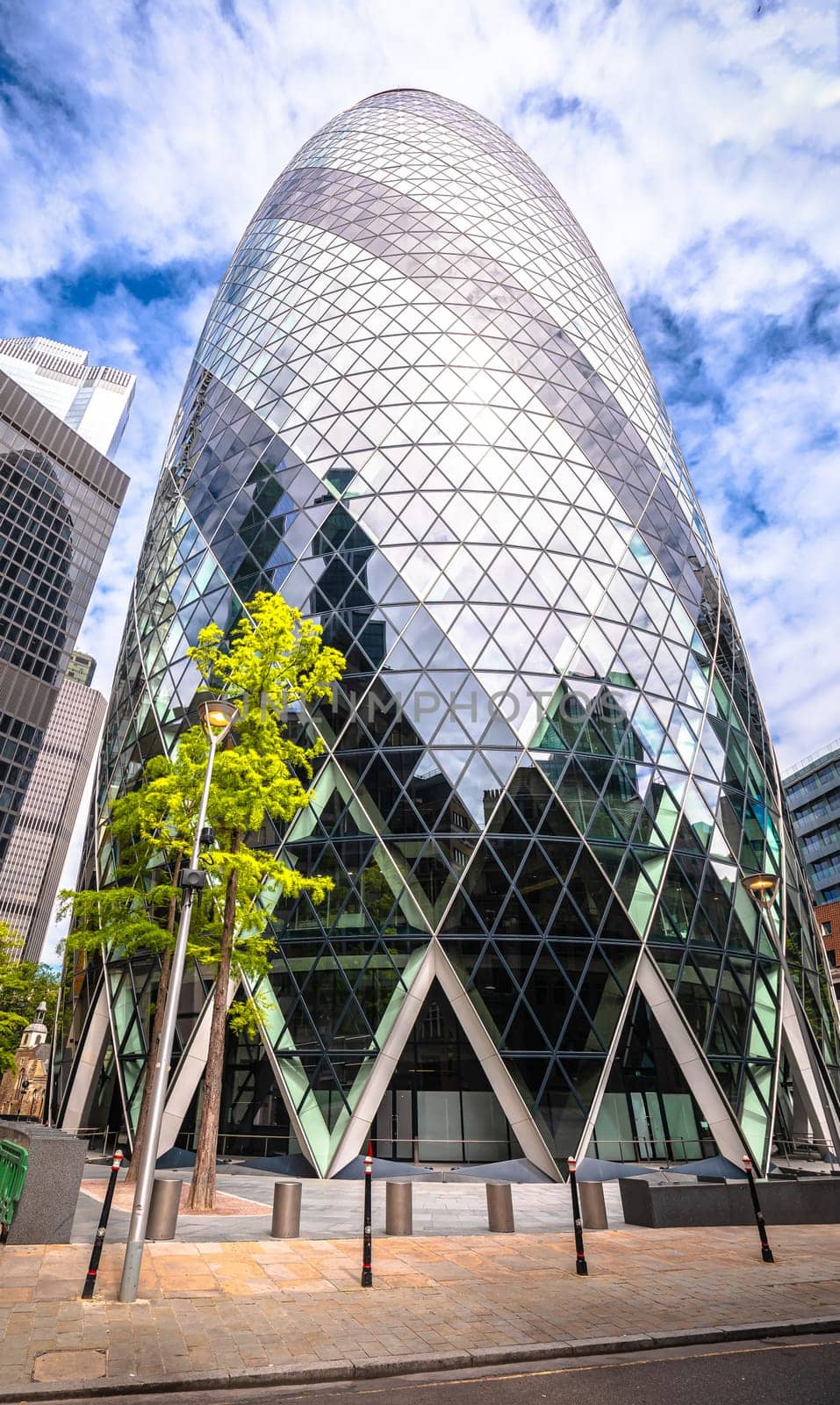 London City skyline scenic street view, capital of United Kingdom