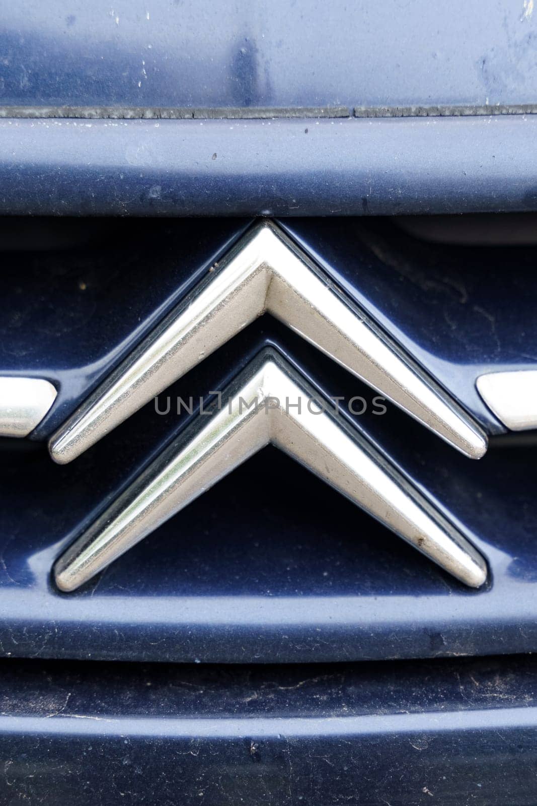 Car company logo - Citroen on a car by Sd28DimoN_1976