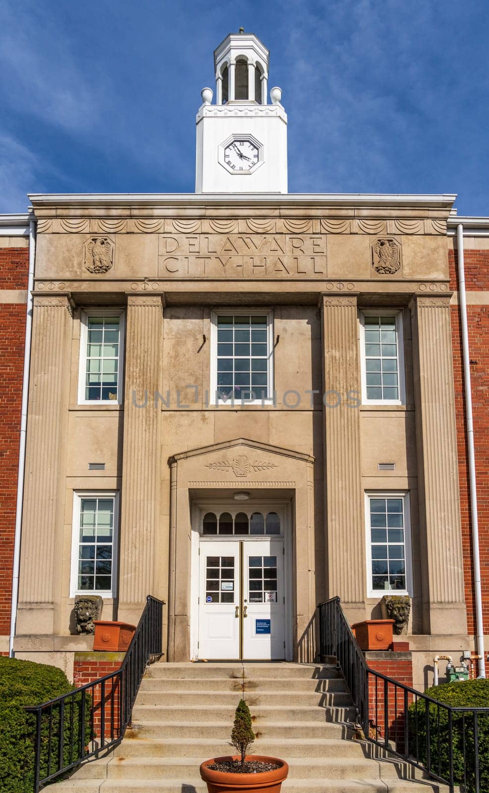 Facade of the Delaware City Hall in Ohio by steheap