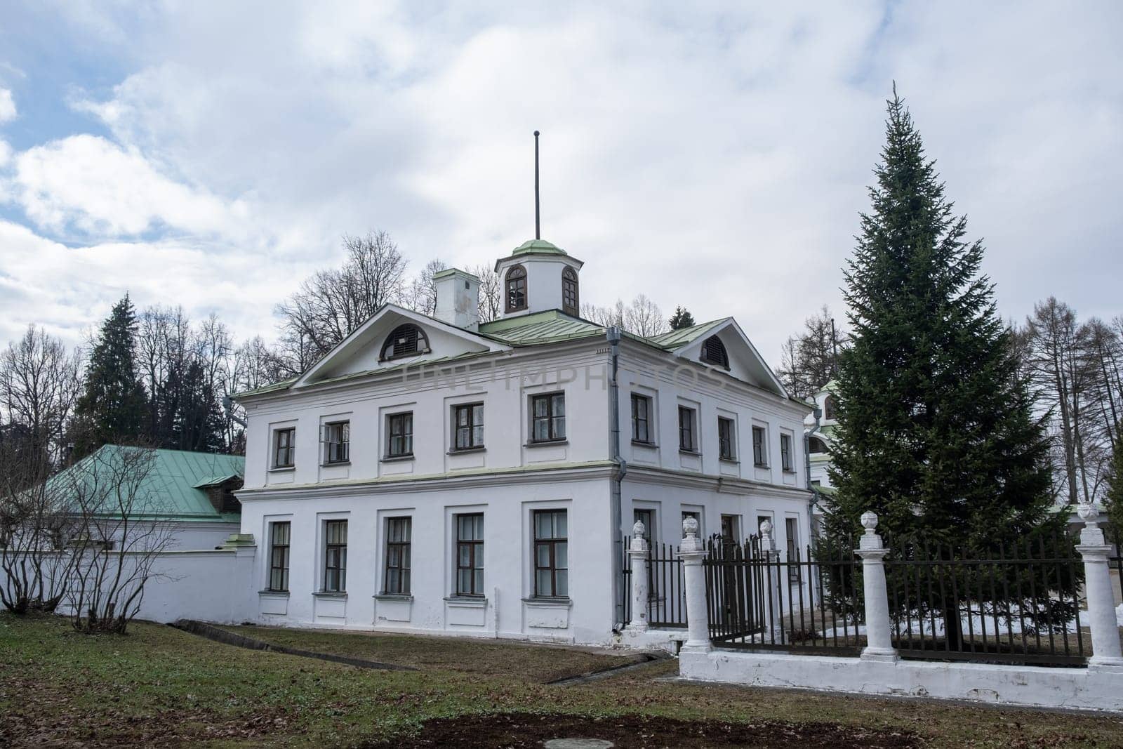 Serednikovo manor, mansion, palace, white building. arena in the Serednikovo estate in the Moscow region, a park-manor of the end of the XVIII beginning of the XIX century