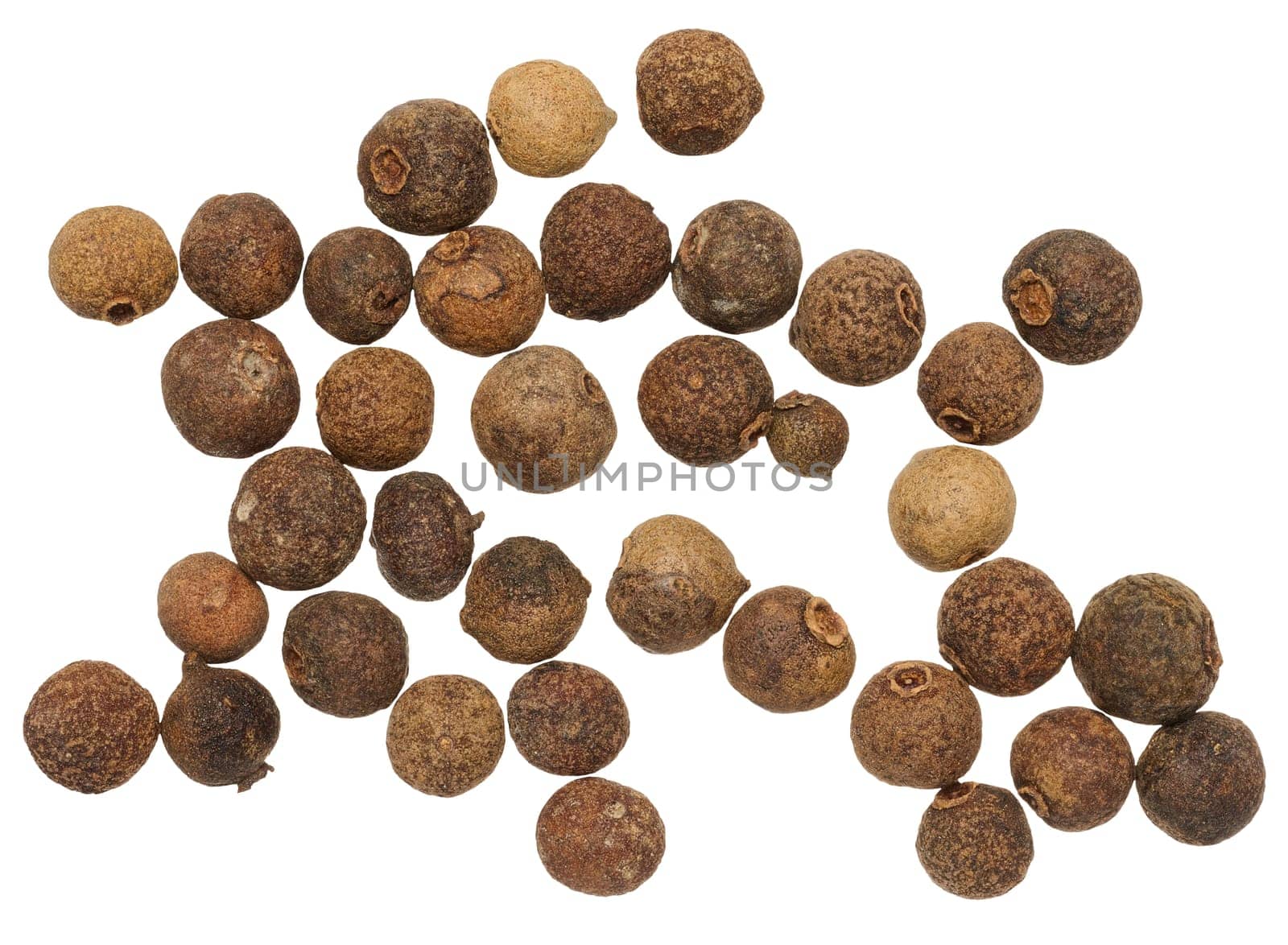 Dry allspice on isolated background by ndanko