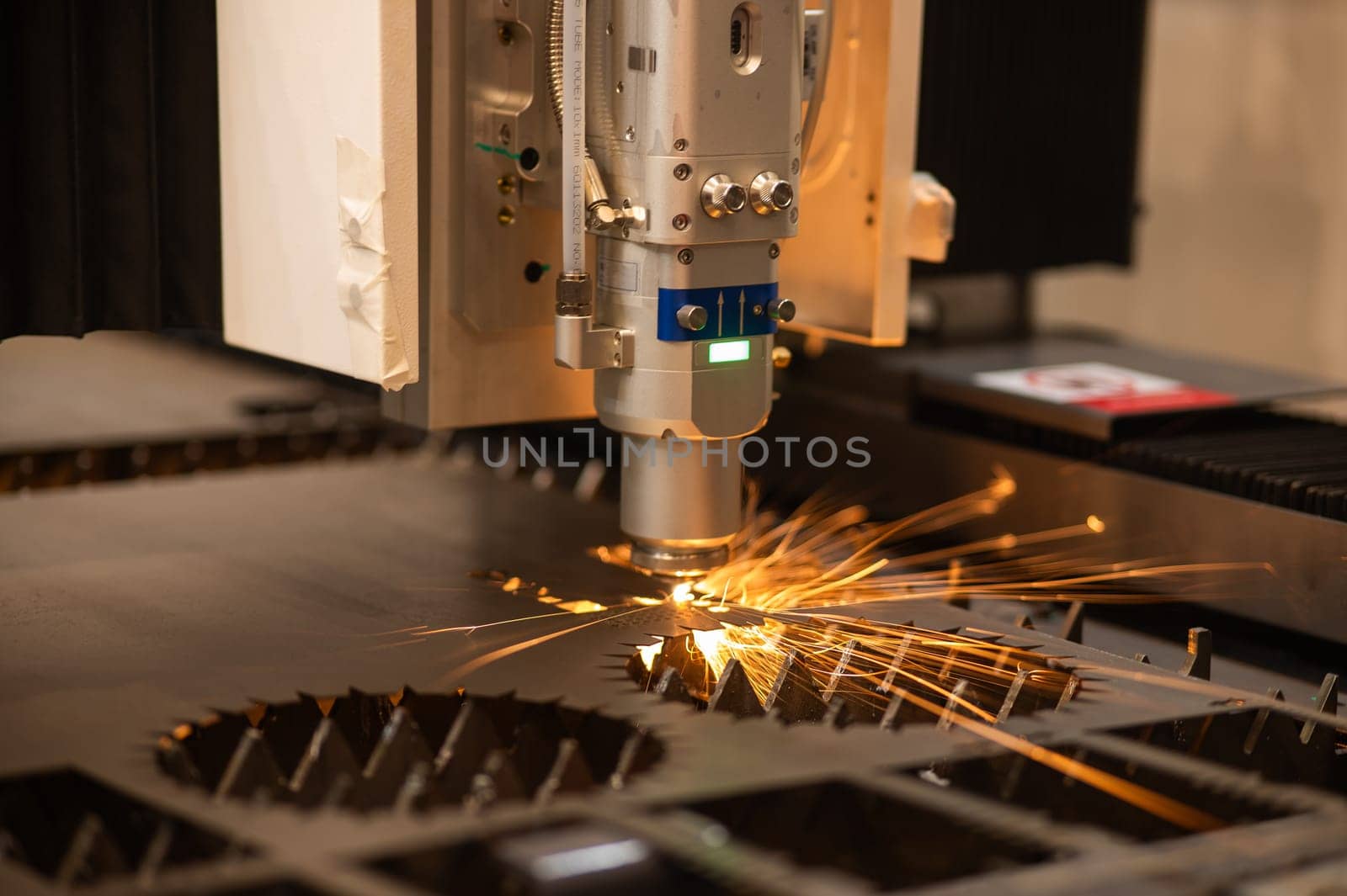 Metal laser cutting machine. Safe automated metal work. by mrwed54